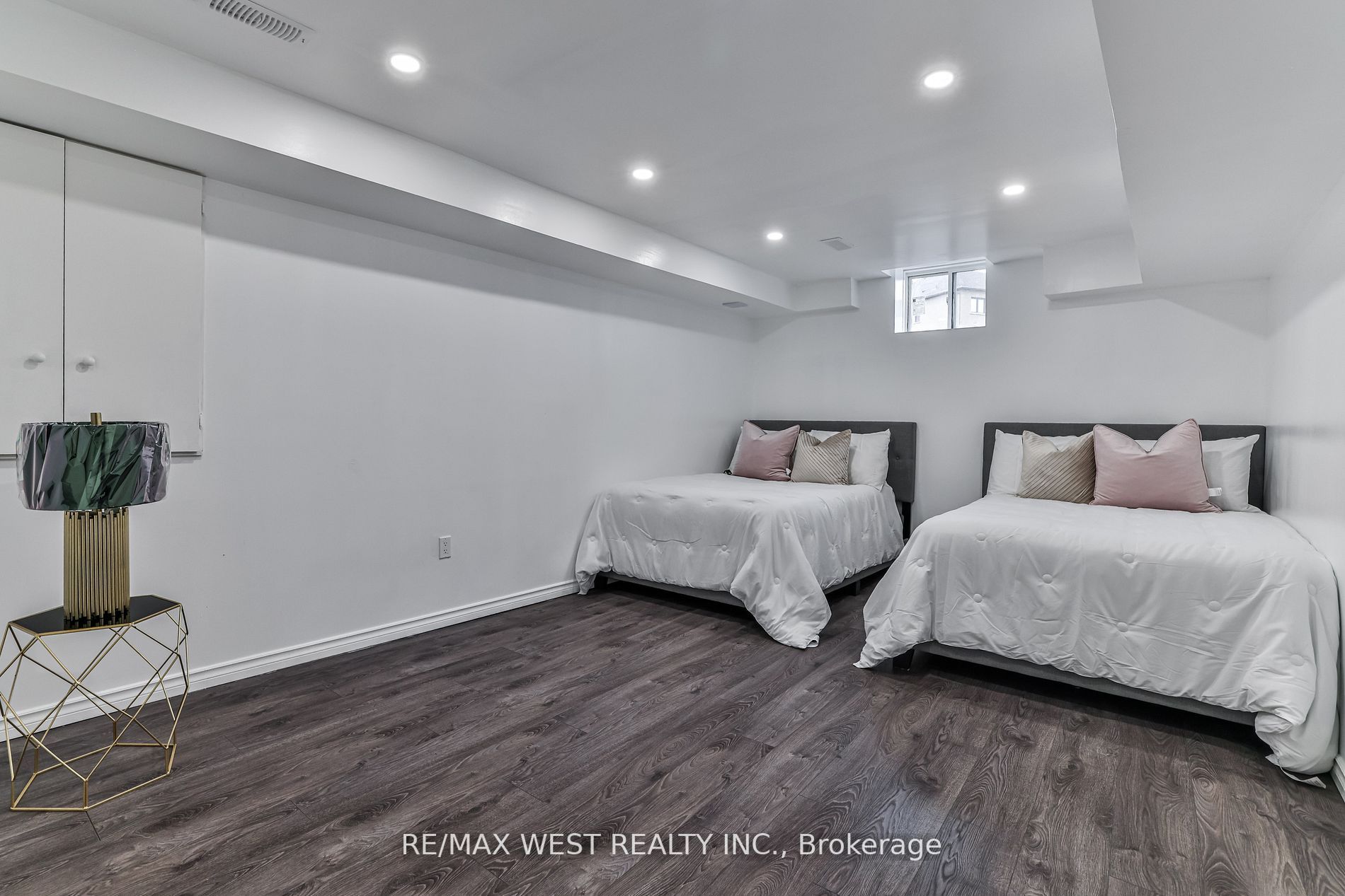 23 Jonkman Blvd