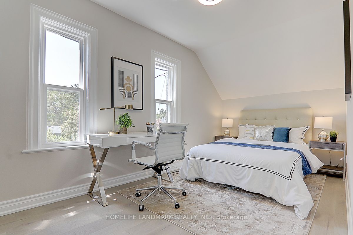 22 Duchess St