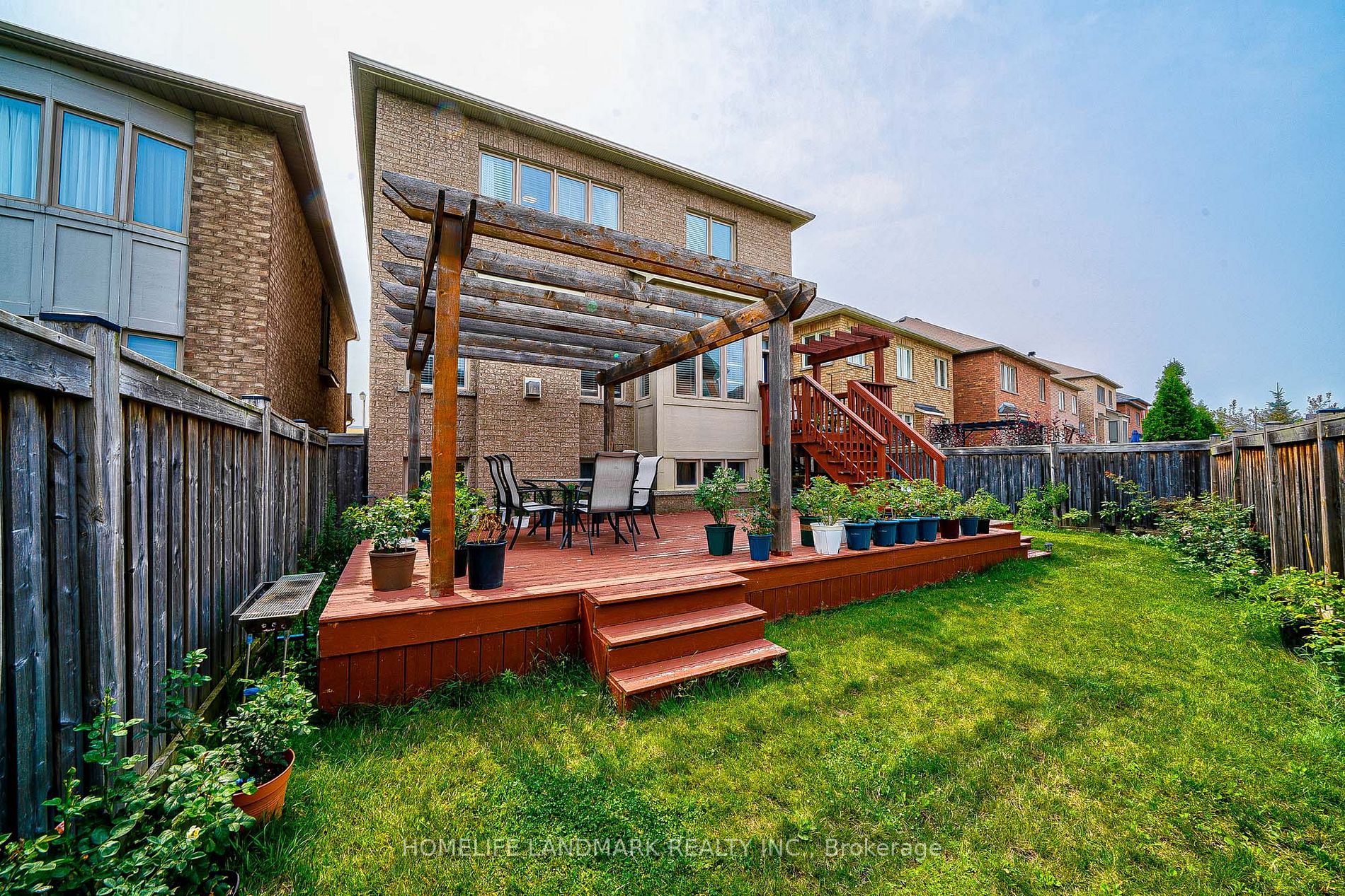 35 Yakefarm Blvd