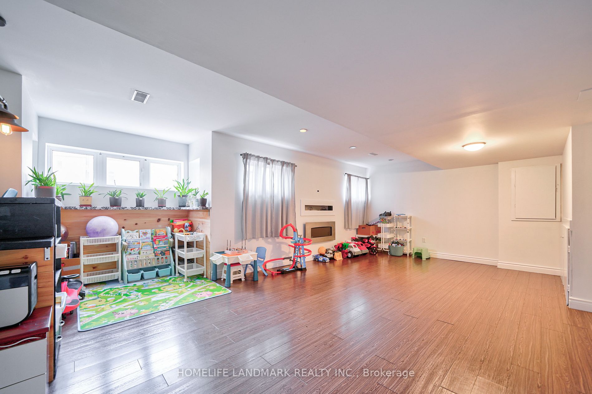 35 Yakefarm Blvd