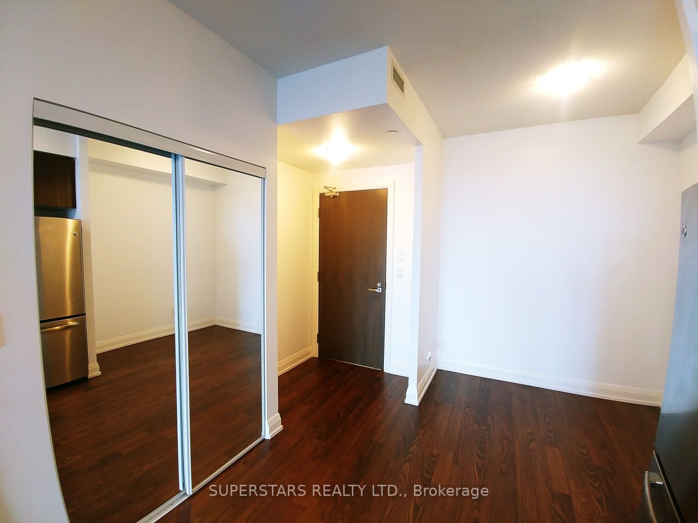 7161 Yonge St, #2133