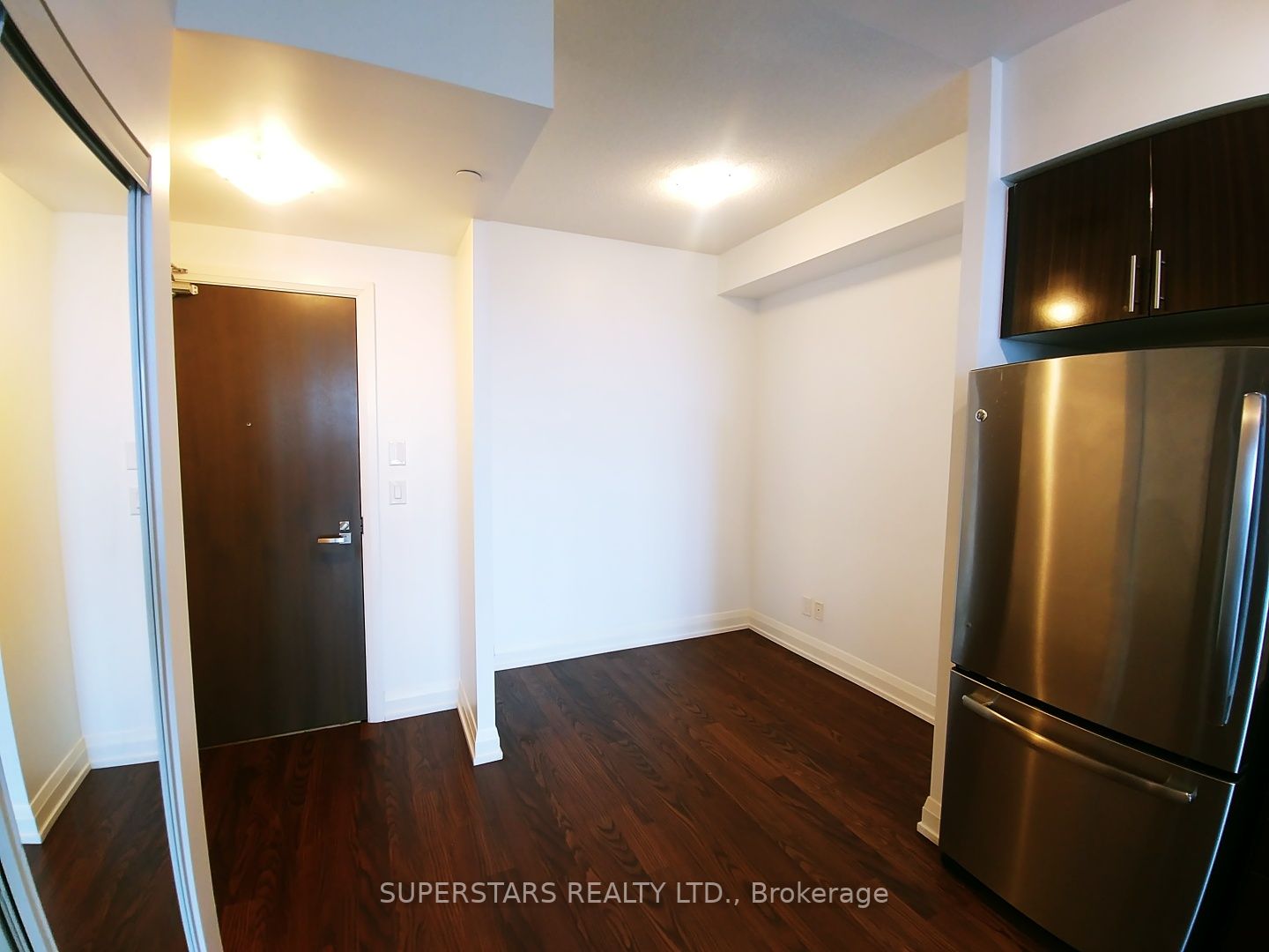 7161 Yonge St, #2133