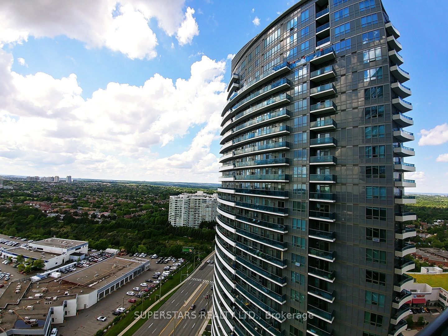 7161 Yonge St, #2133