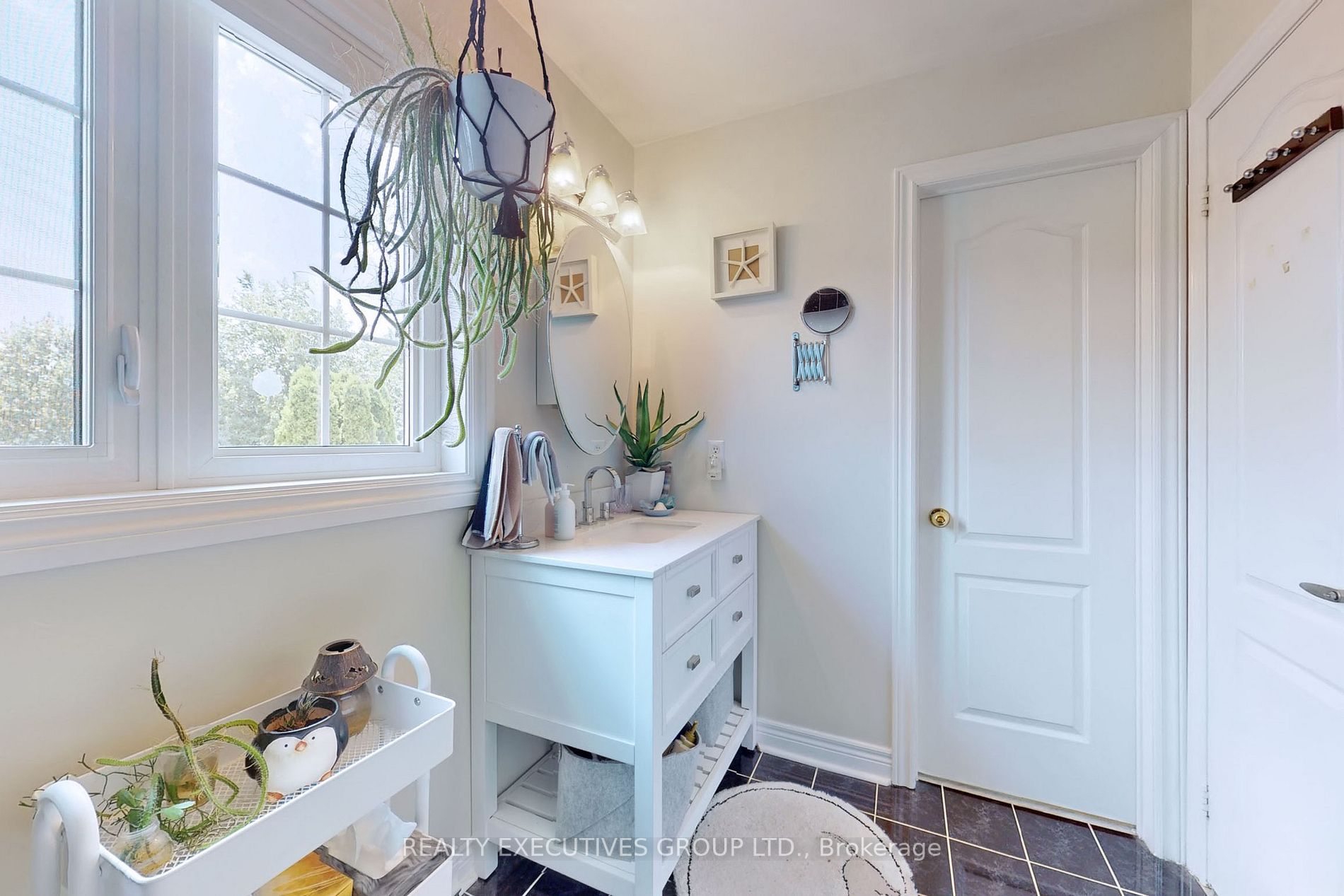 110 Hammerstone Cres