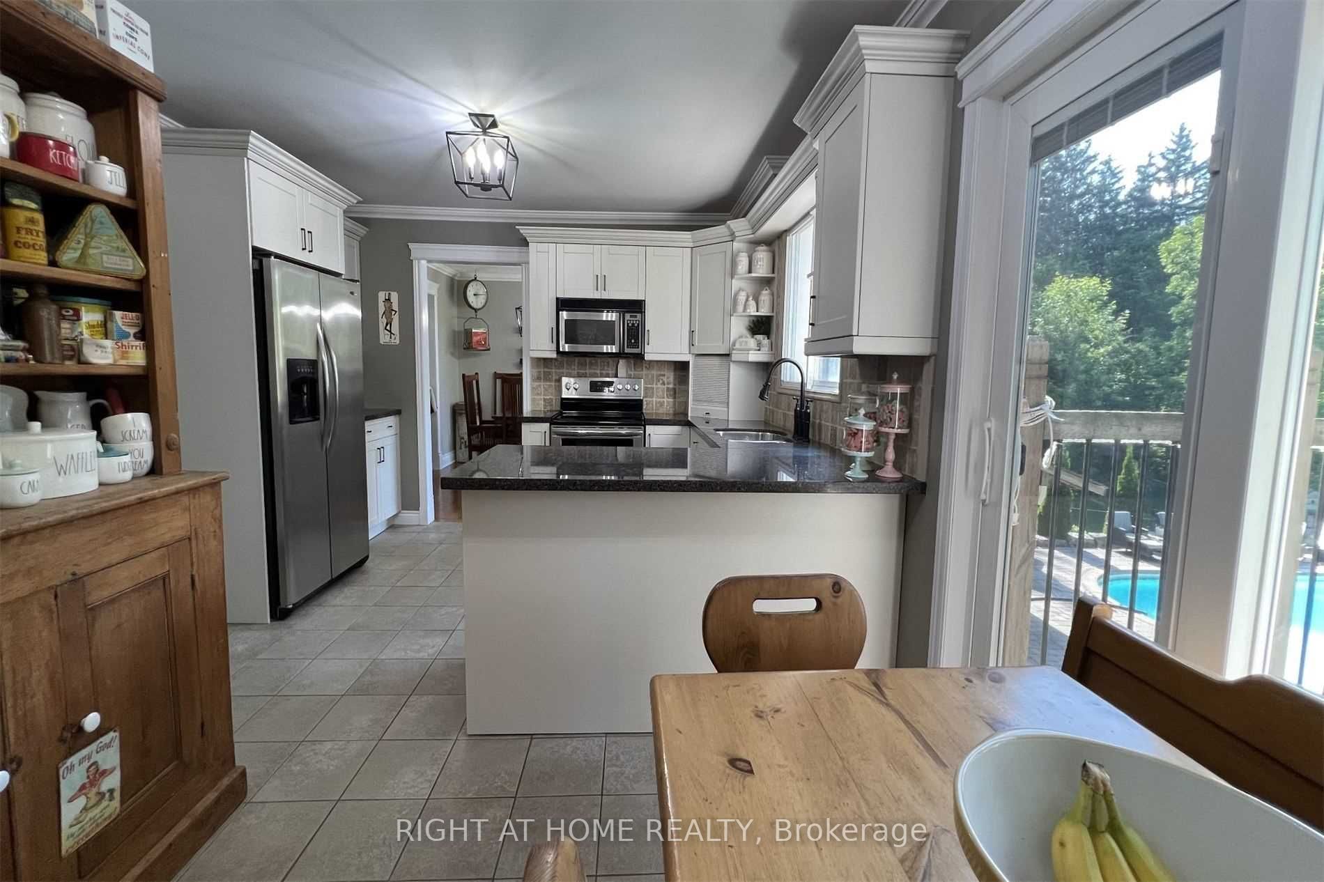 2492 King Rd