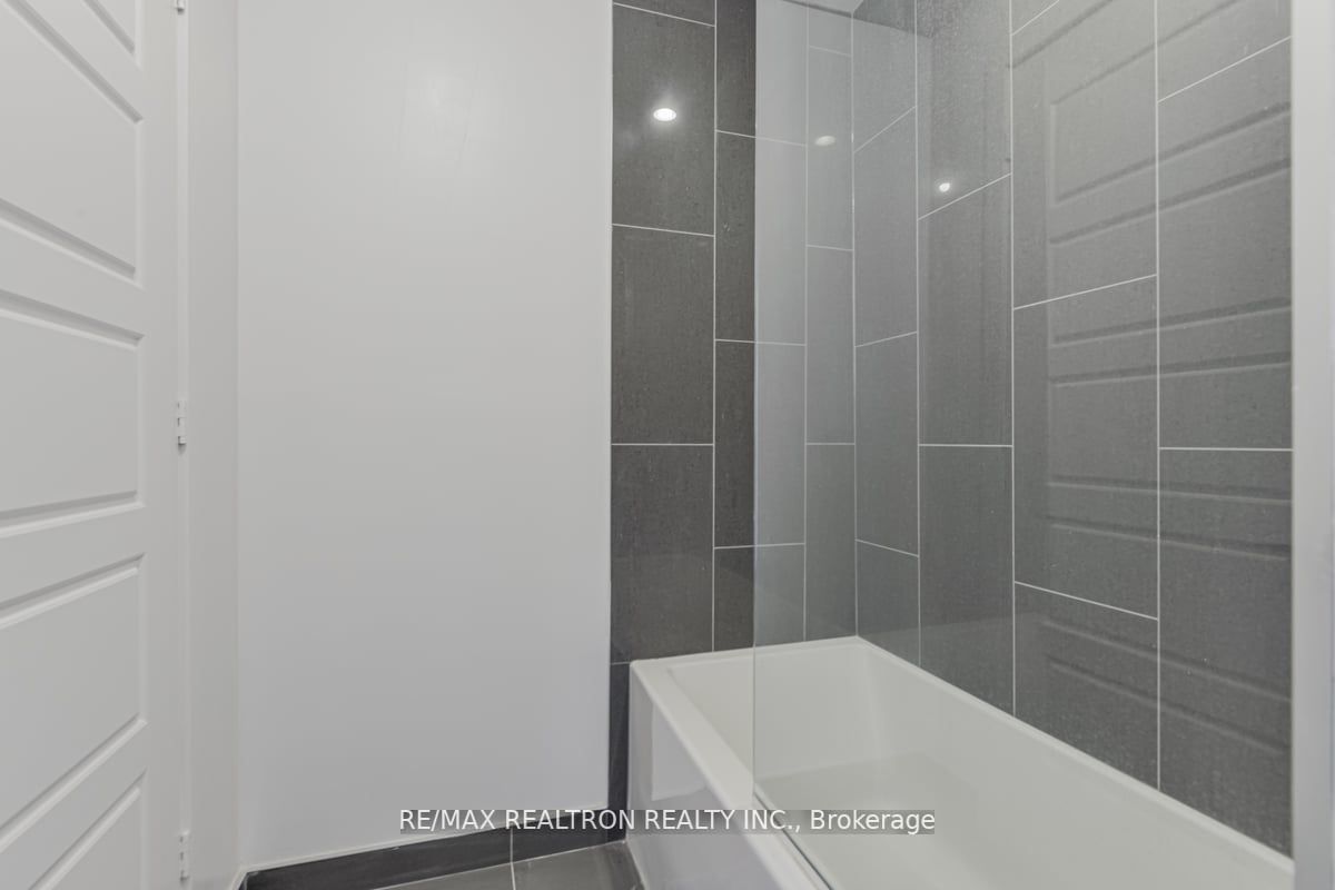 303 Broward Way, #106