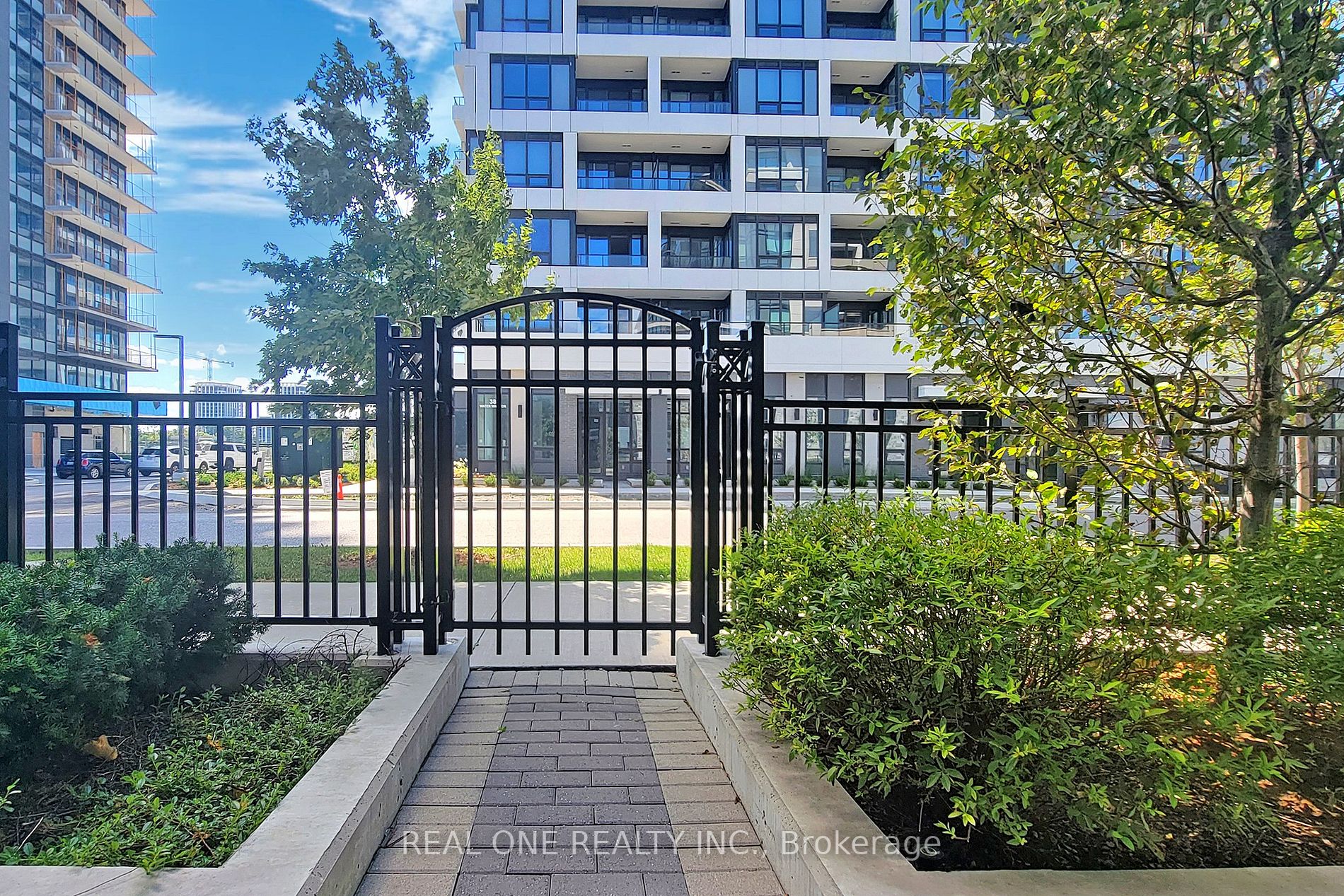 25 Water Walk Dr, #322