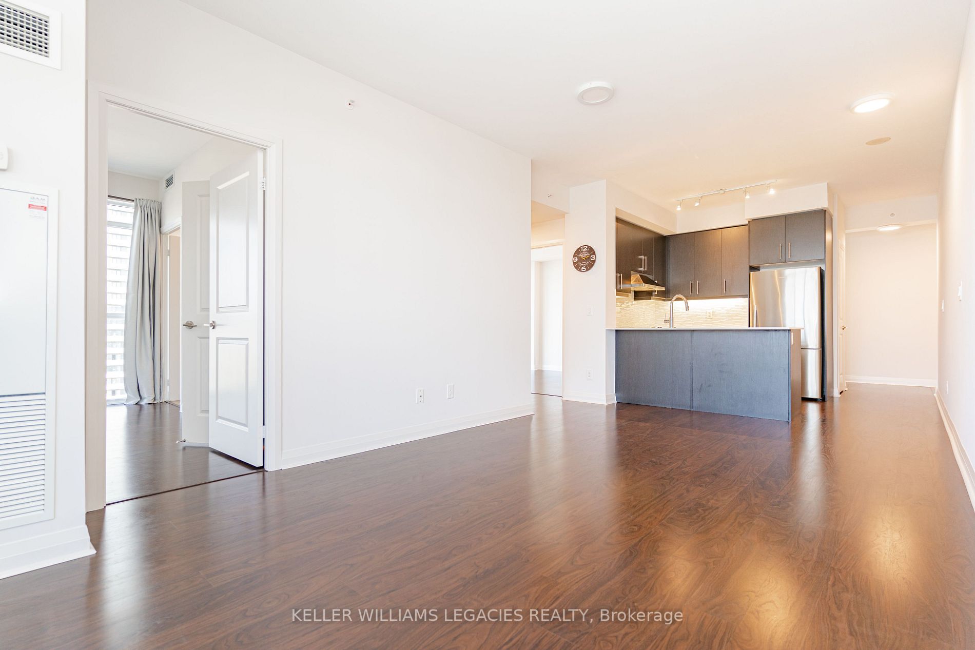 55 Oneida Cres, #908
