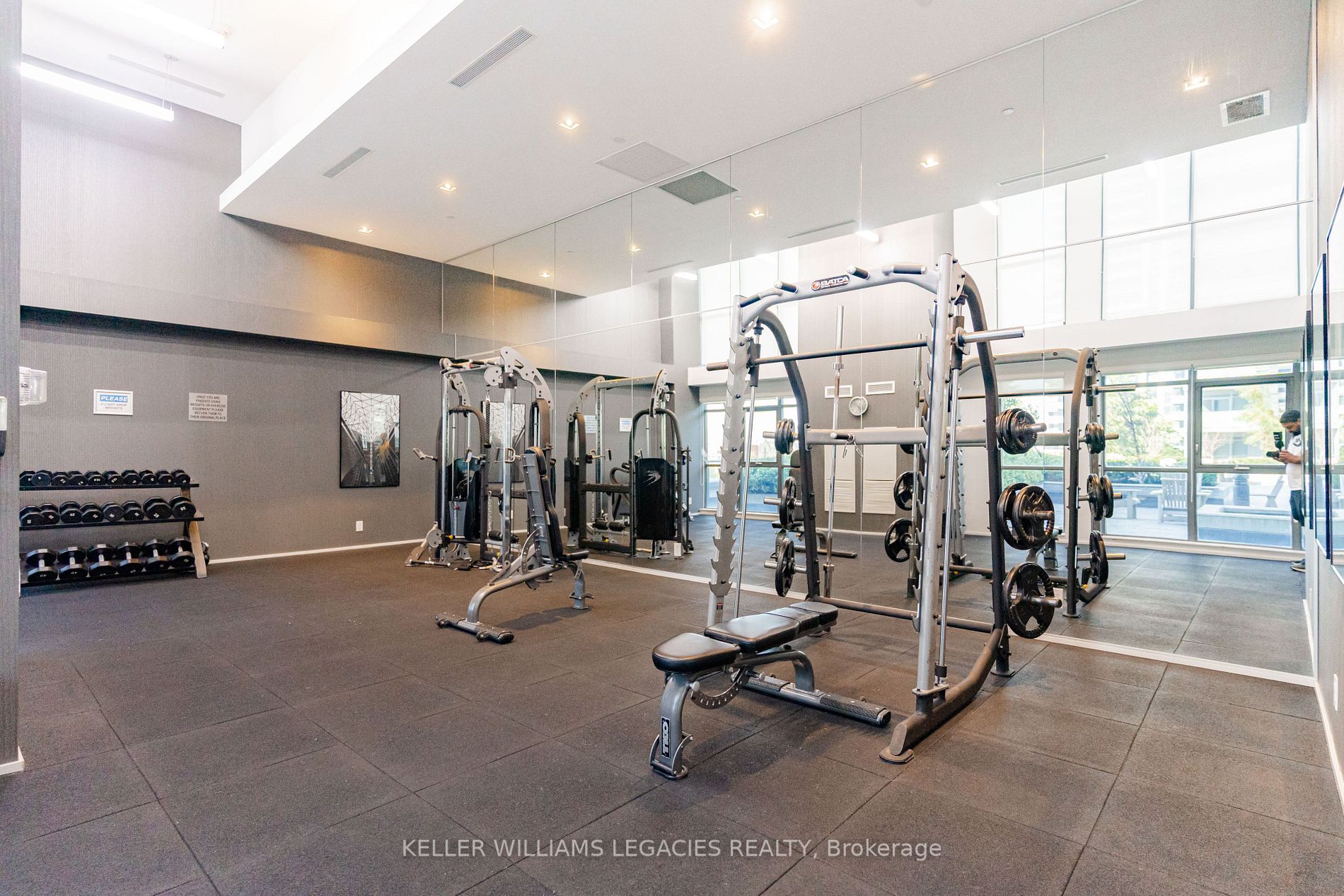 55 Oneida Cres, #908