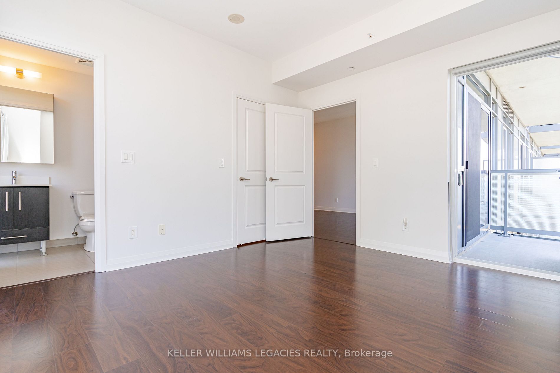 55 Oneida Cres, #908