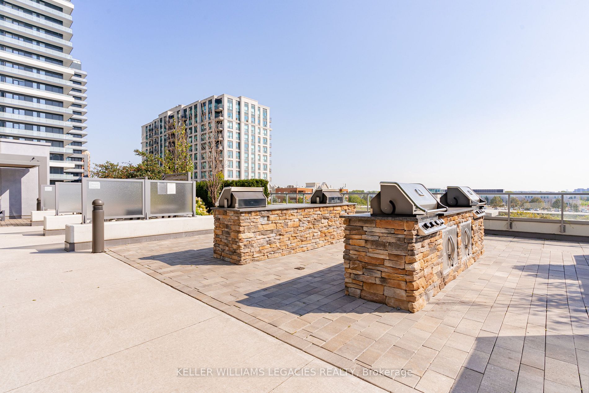 55 Oneida Cres, #908