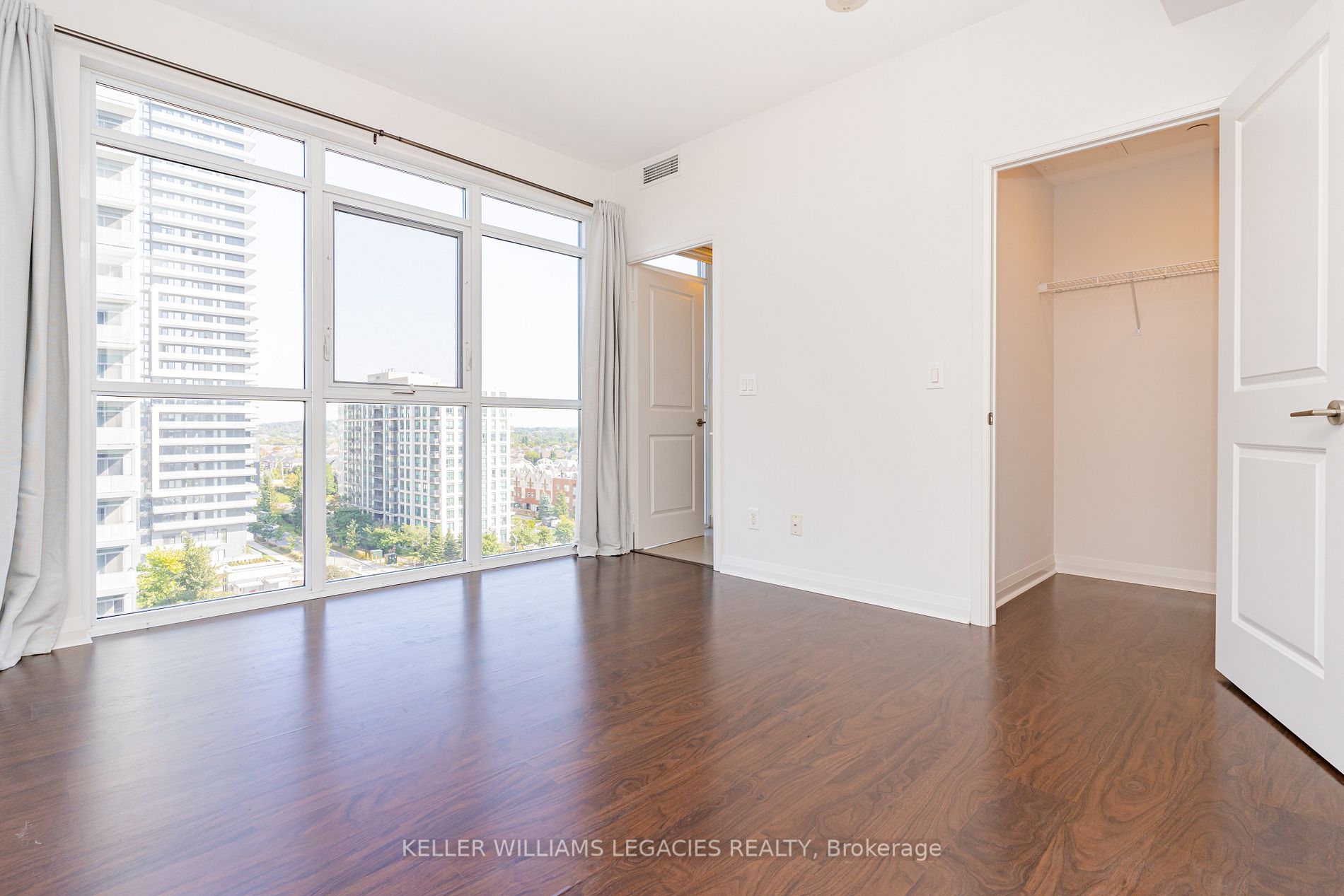 55 Oneida Cres, #908
