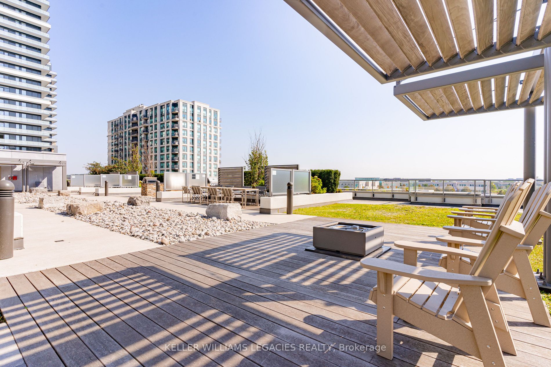 55 Oneida Cres, #908