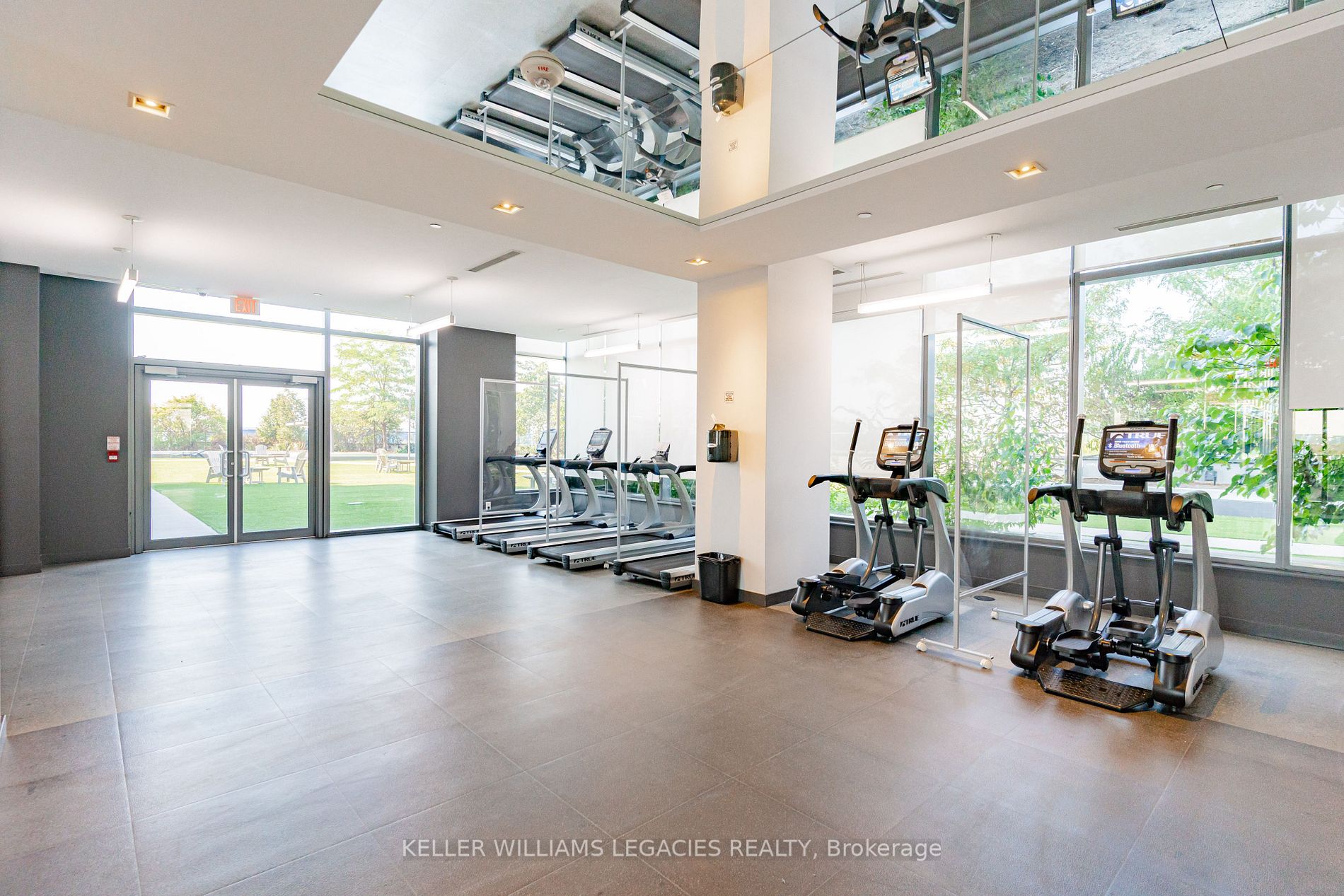 55 Oneida Cres, #908