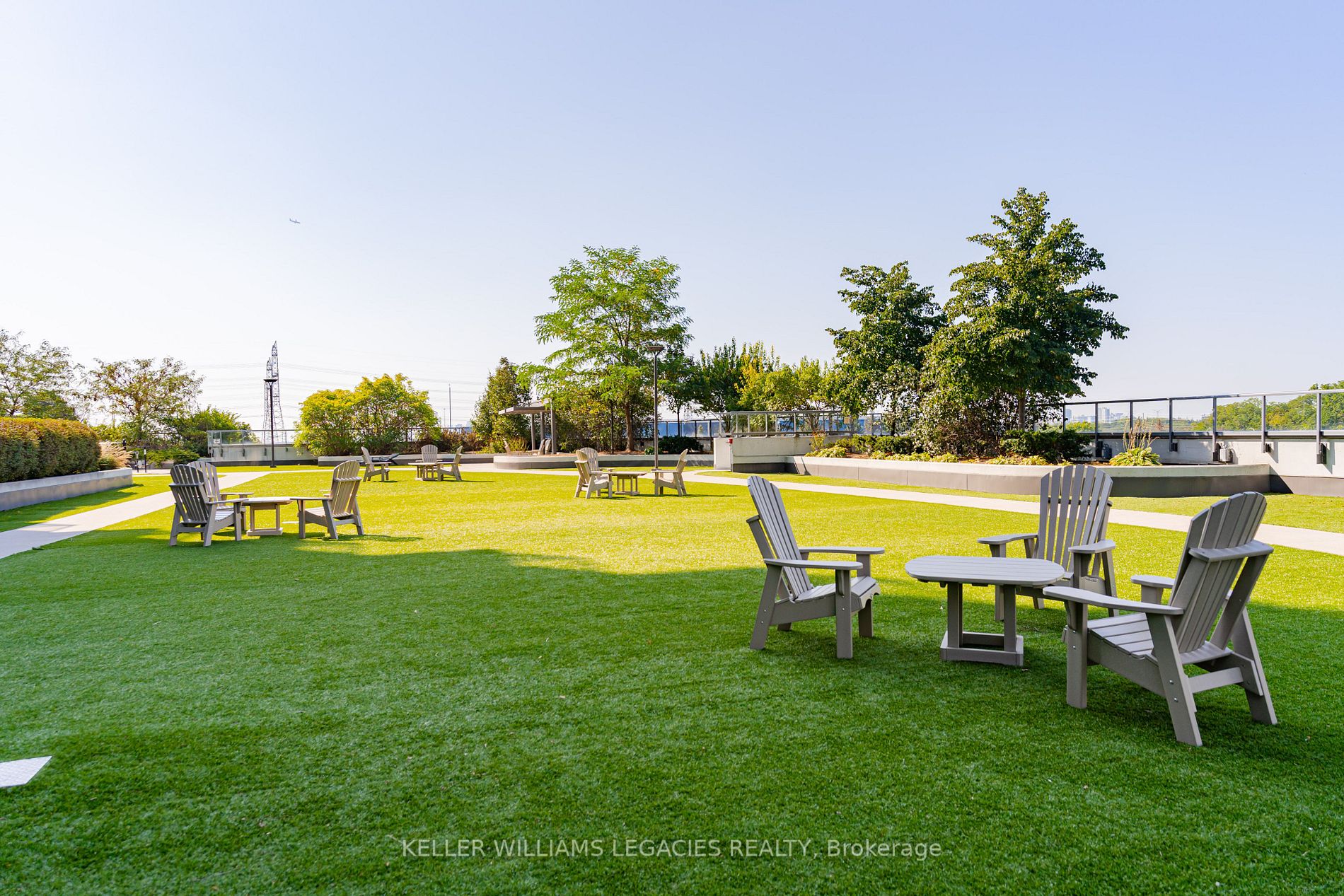 55 Oneida Cres, #908
