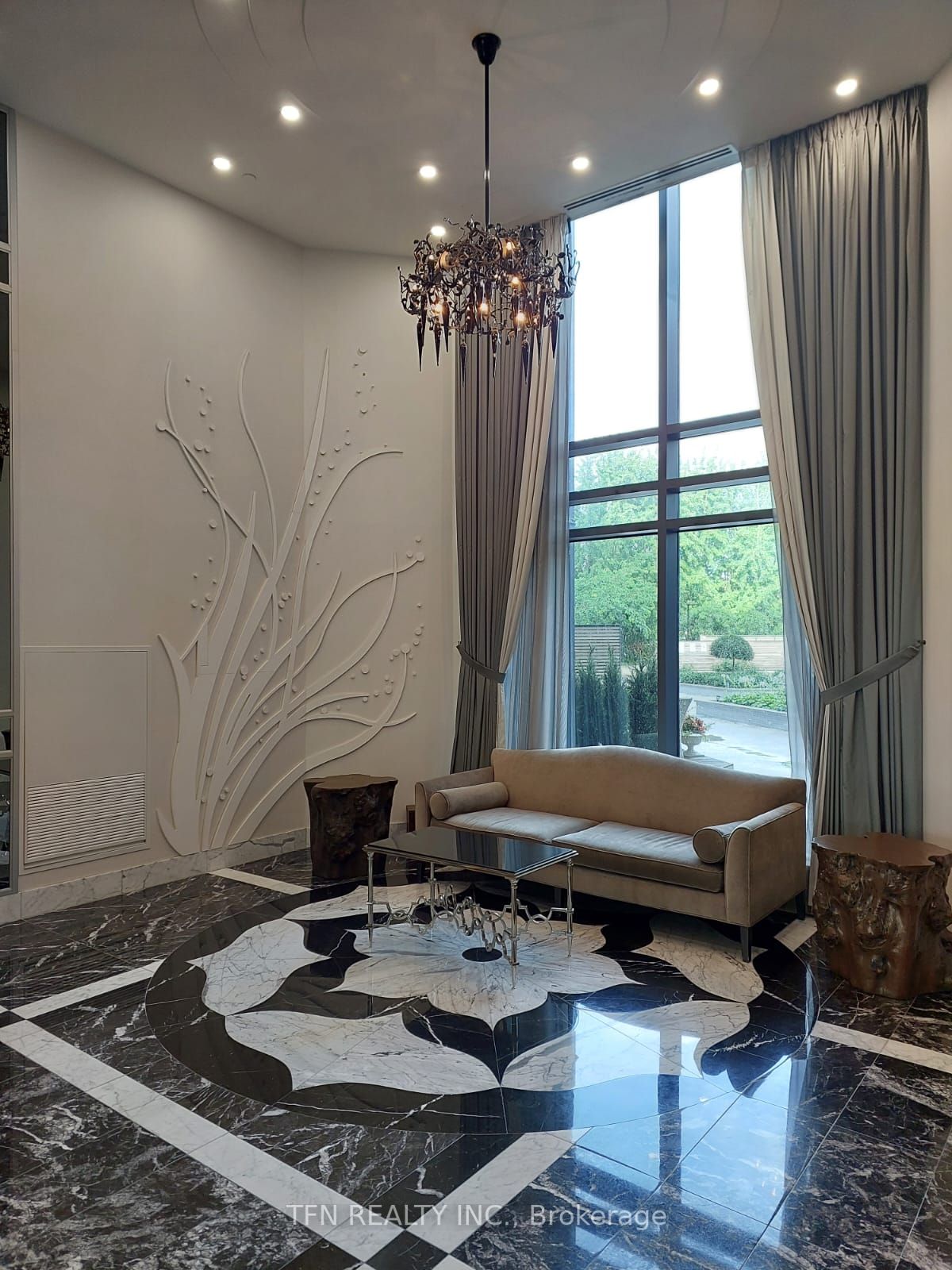 7608 Yonge St, #408