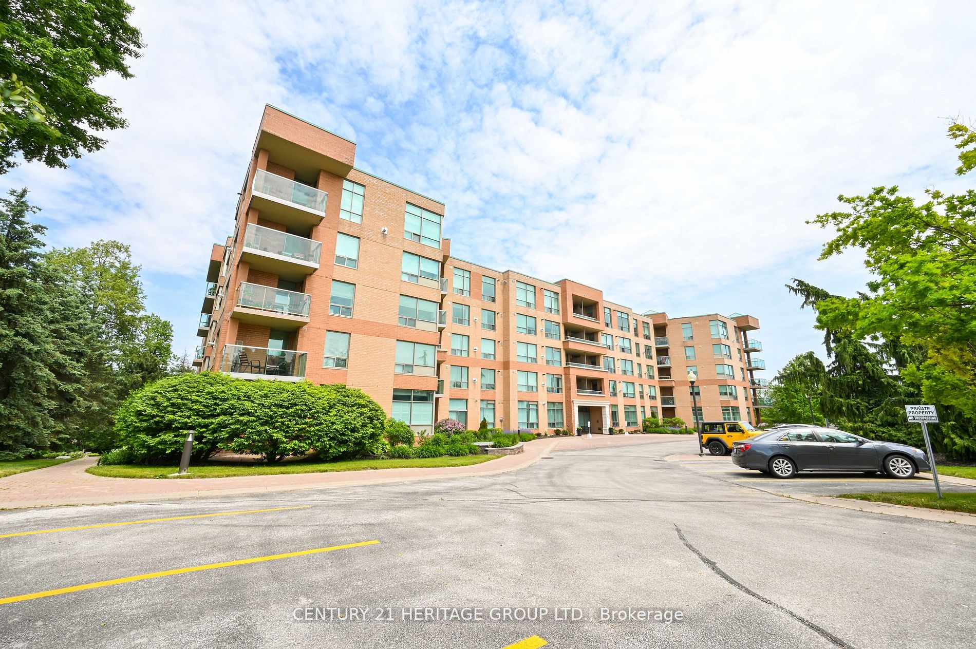 4 Briar Hill Hts, #109