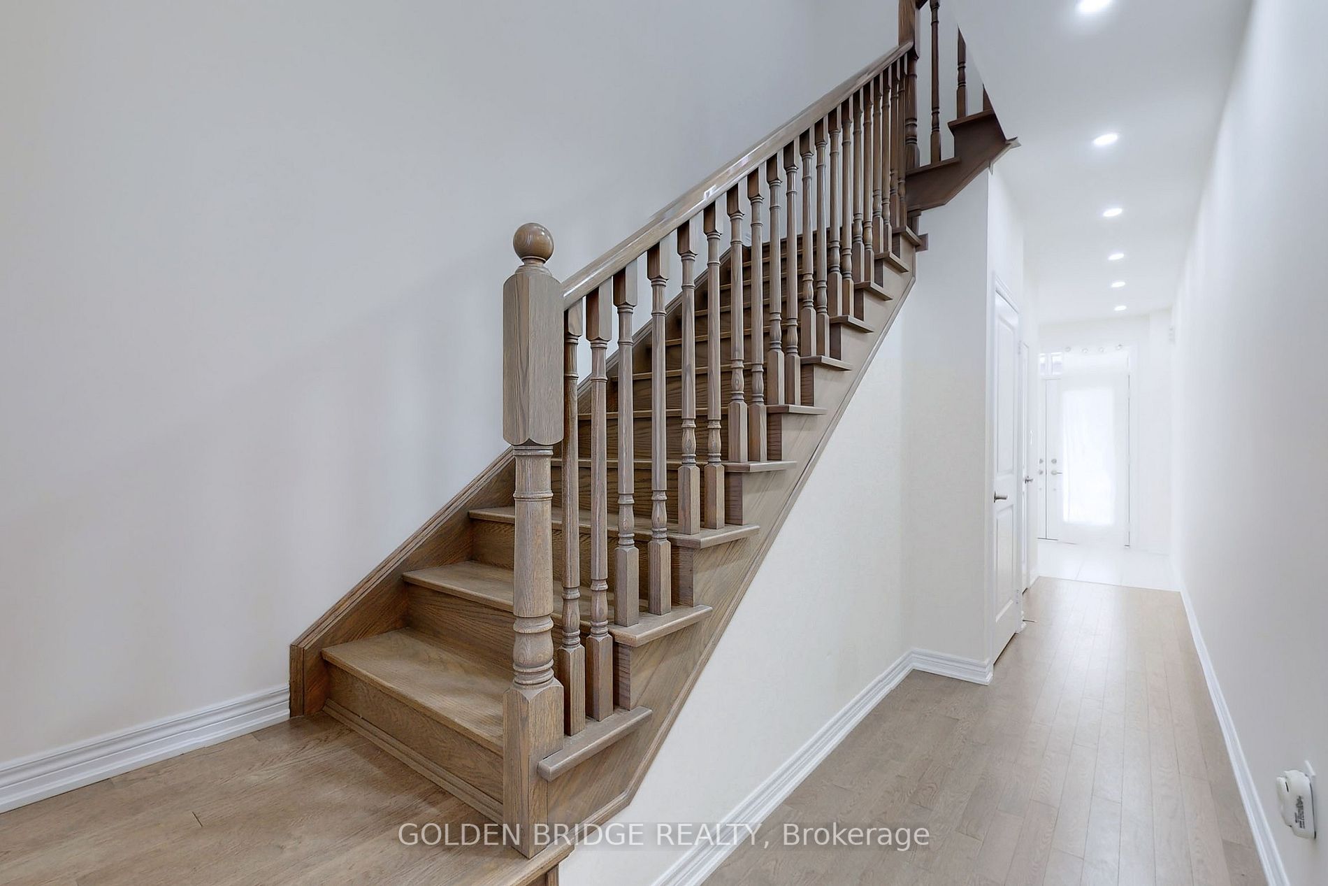 11 Boiton St