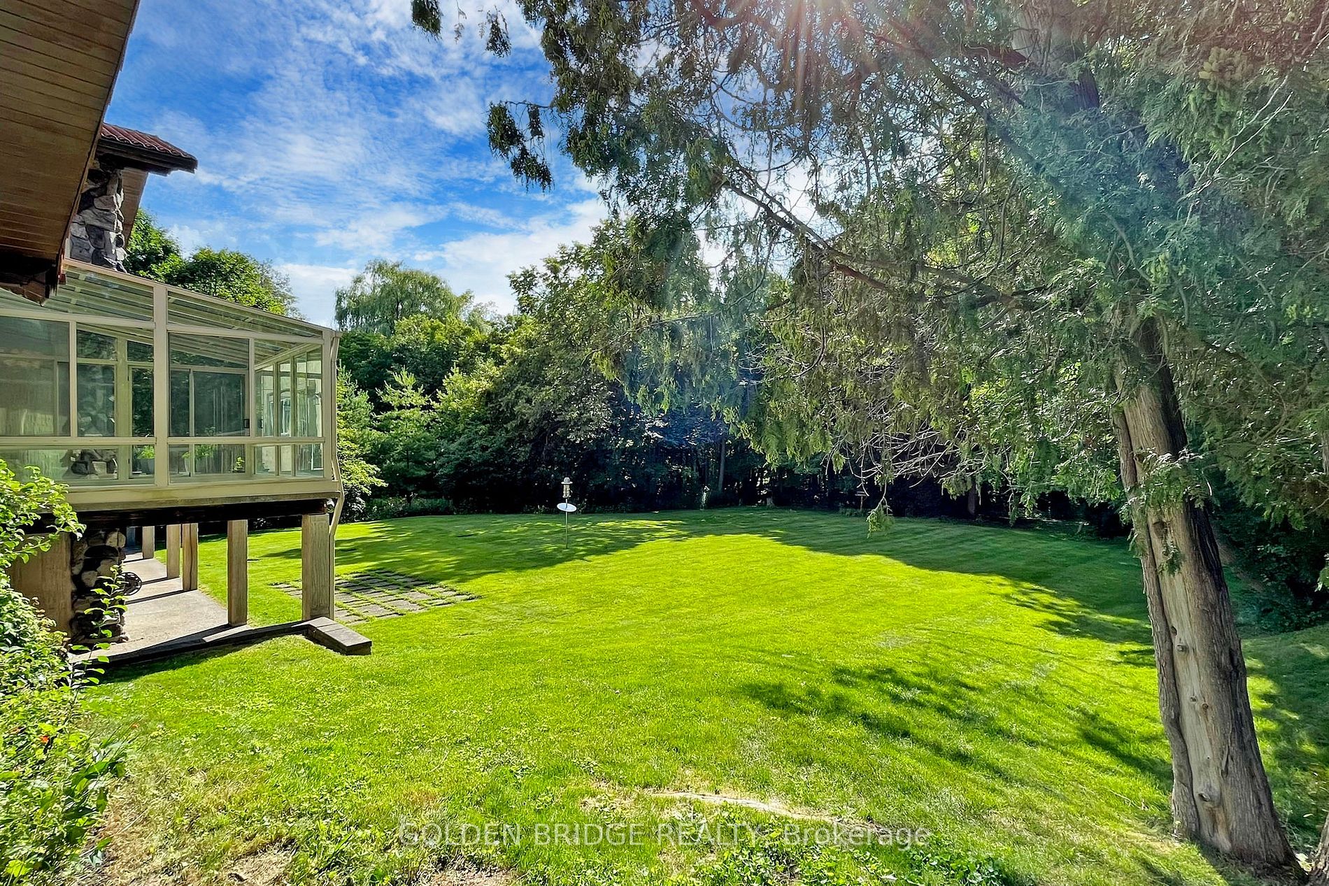 17 Glenbourne Park Dr