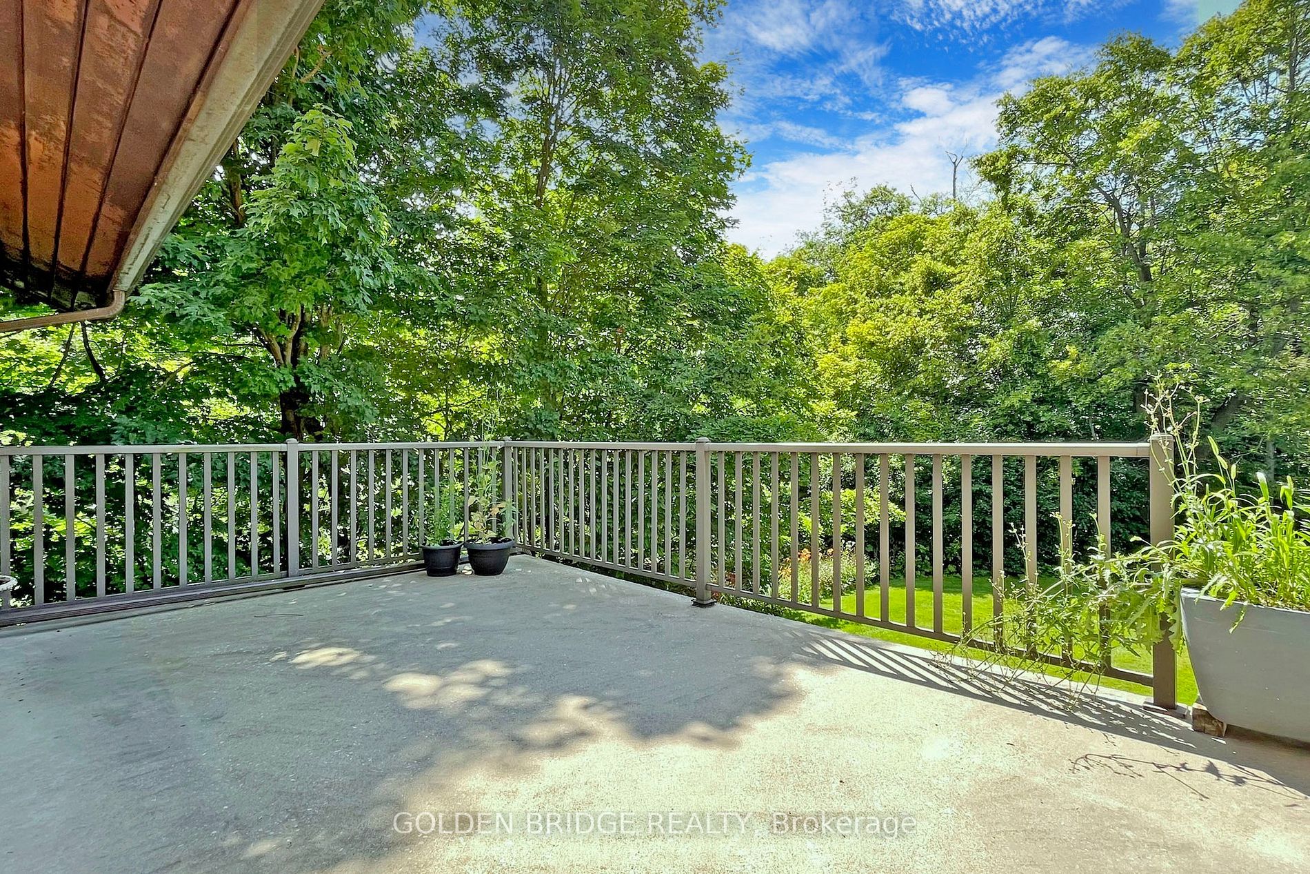 17 Glenbourne Park Dr