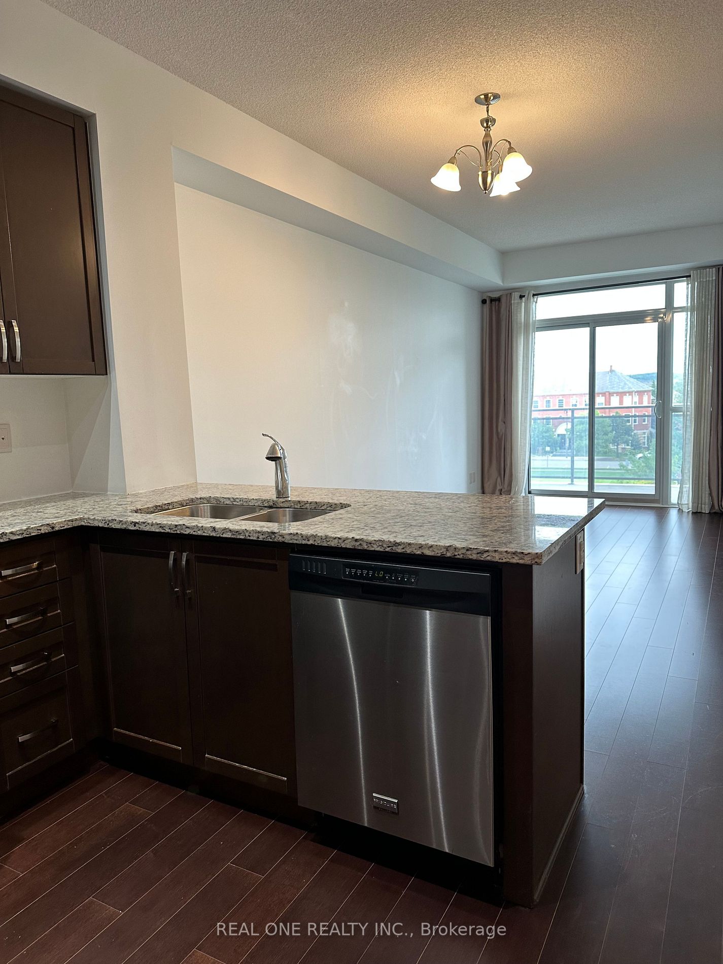 111 Civic Square Gate, #411