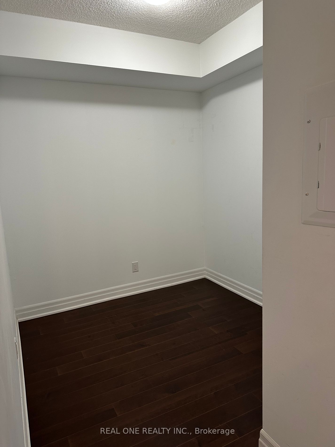 111 Civic Square Gate, #411