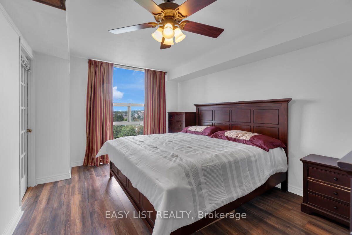 20 Harding Blvd W, #810