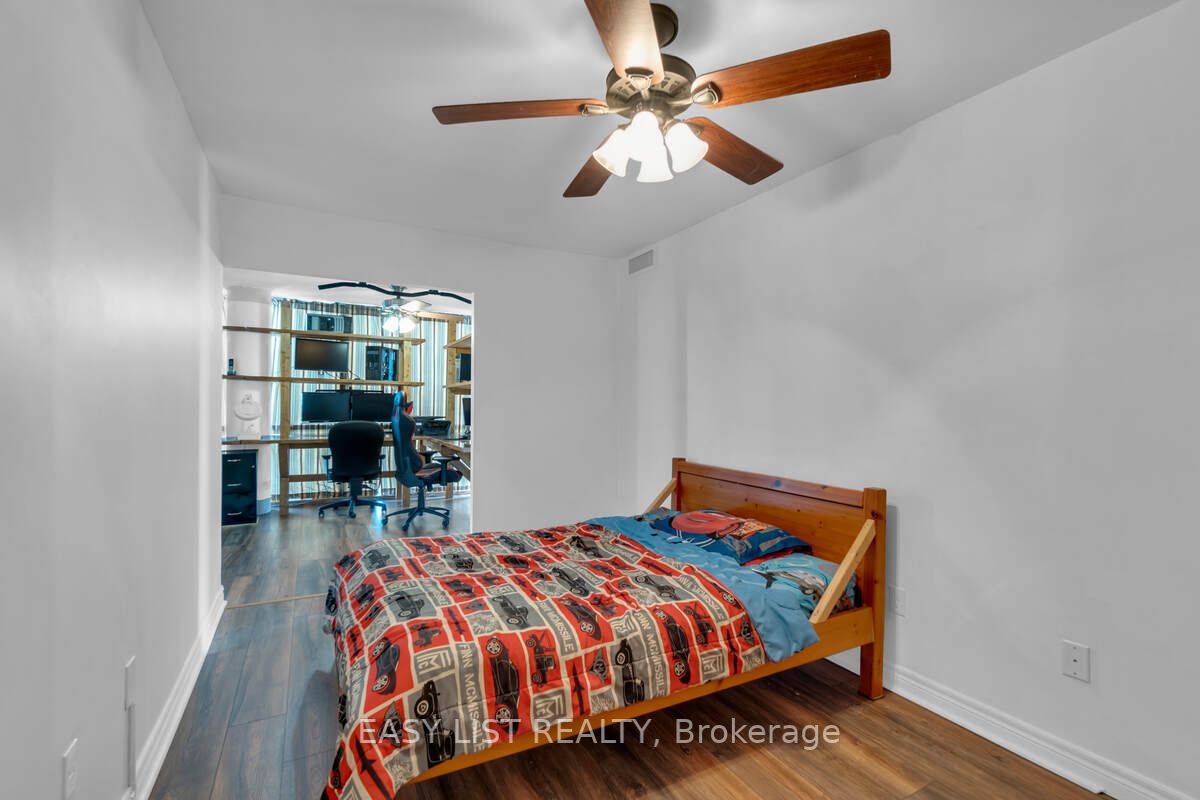 20 Harding Blvd W, #810