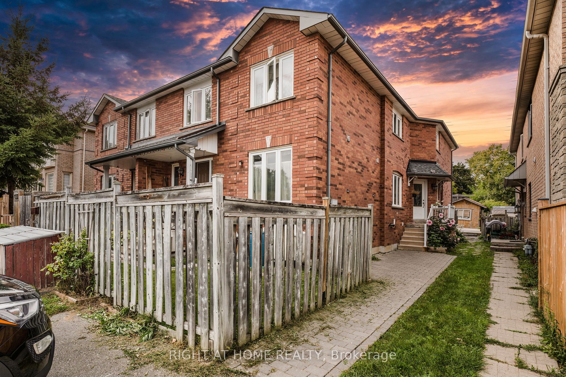 535 Walpole Cres, #Lower