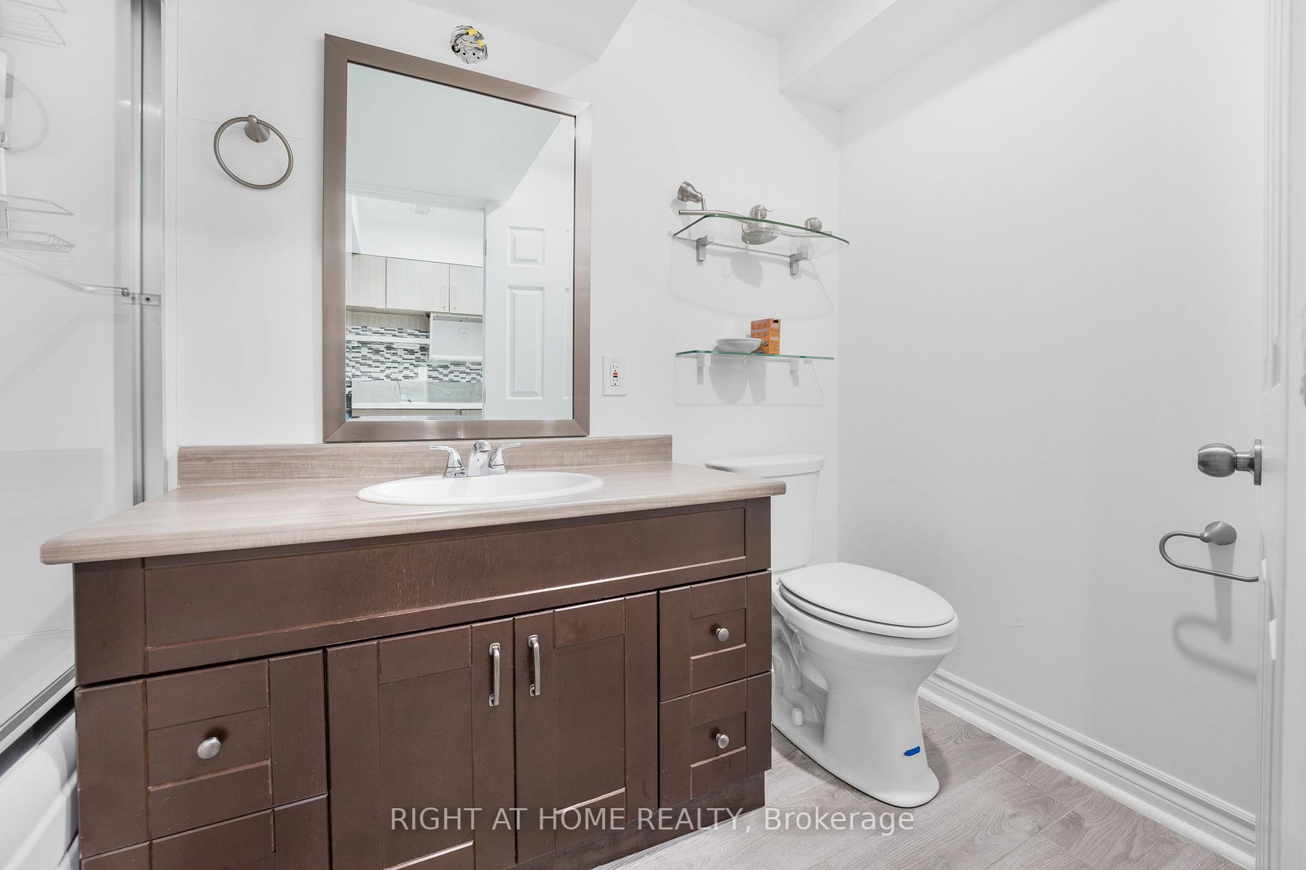535 Walpole Cres, #Lower