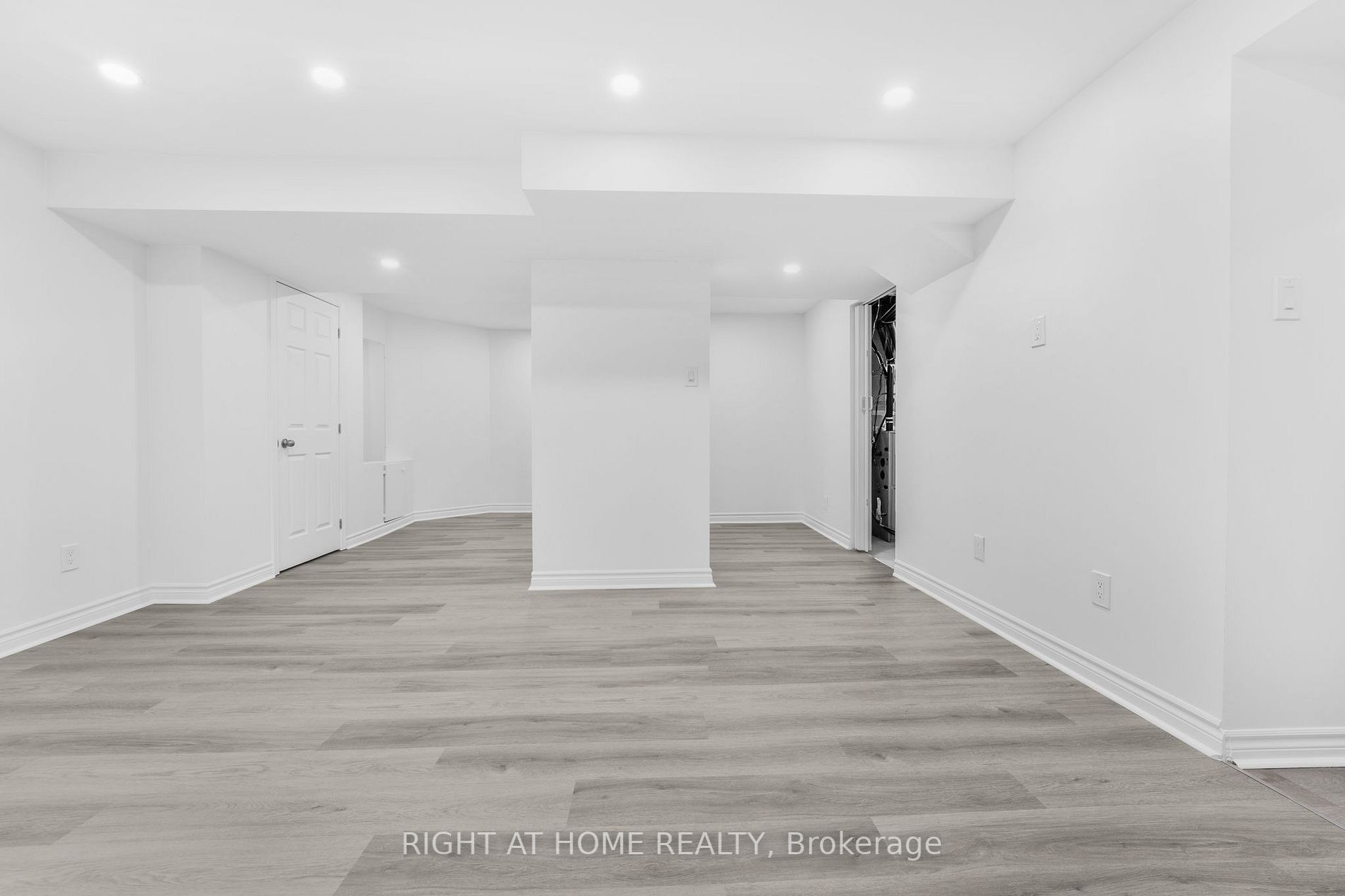 535 Walpole Cres, #Lower