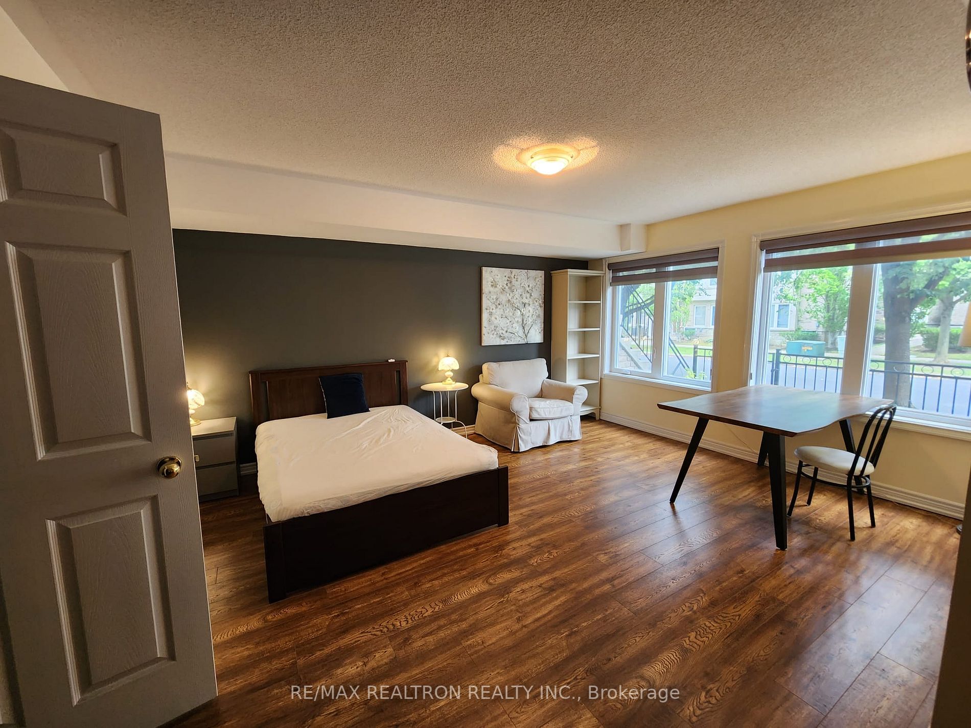 19 Leitchcroft Cres