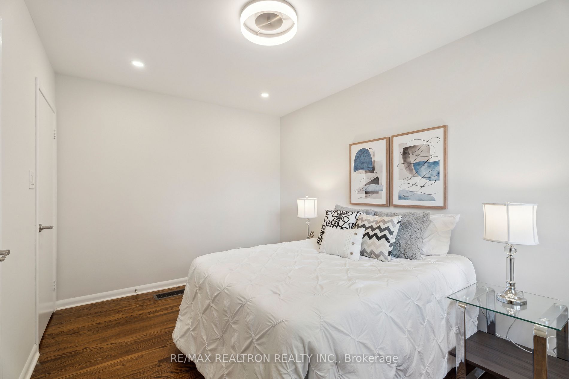 13 Willowgate Drive