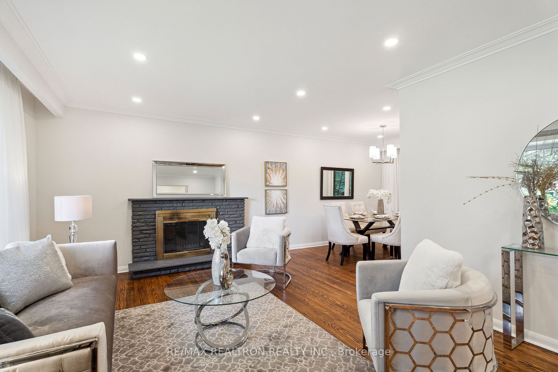 13 Willowgate Drive