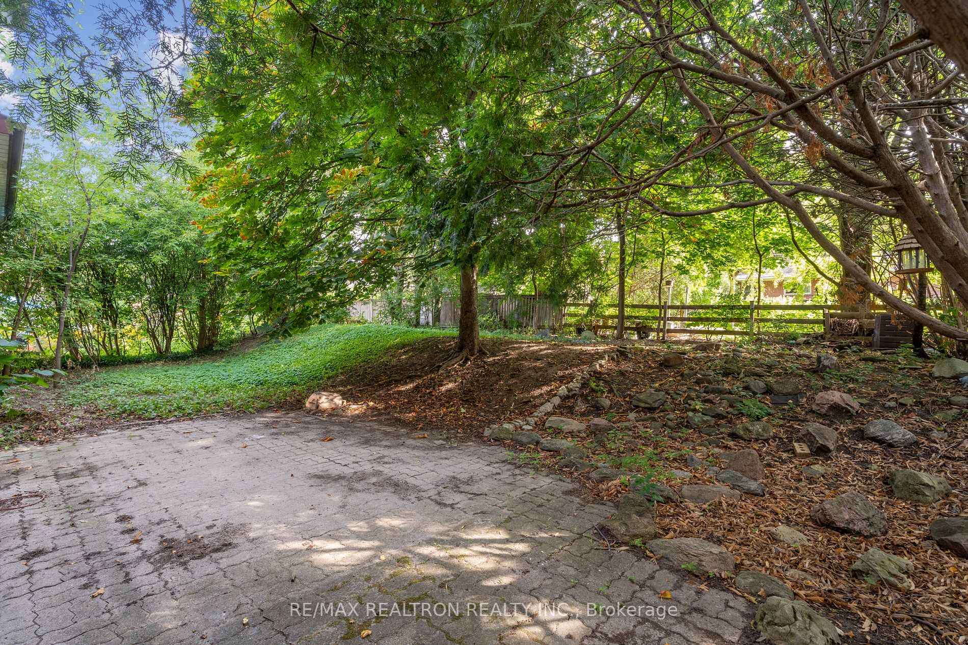 13 Willowgate Drive
