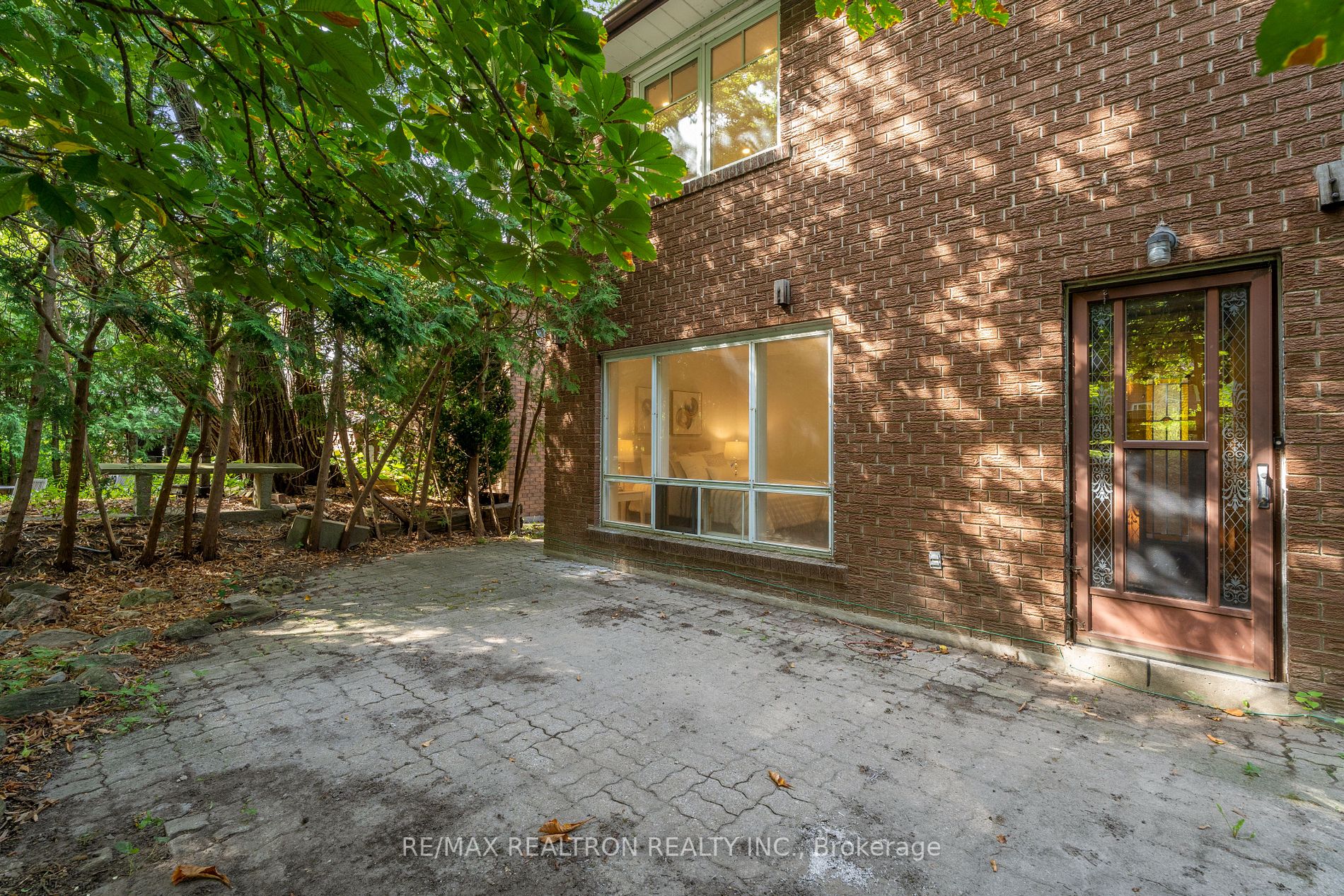 13 Willowgate Drive