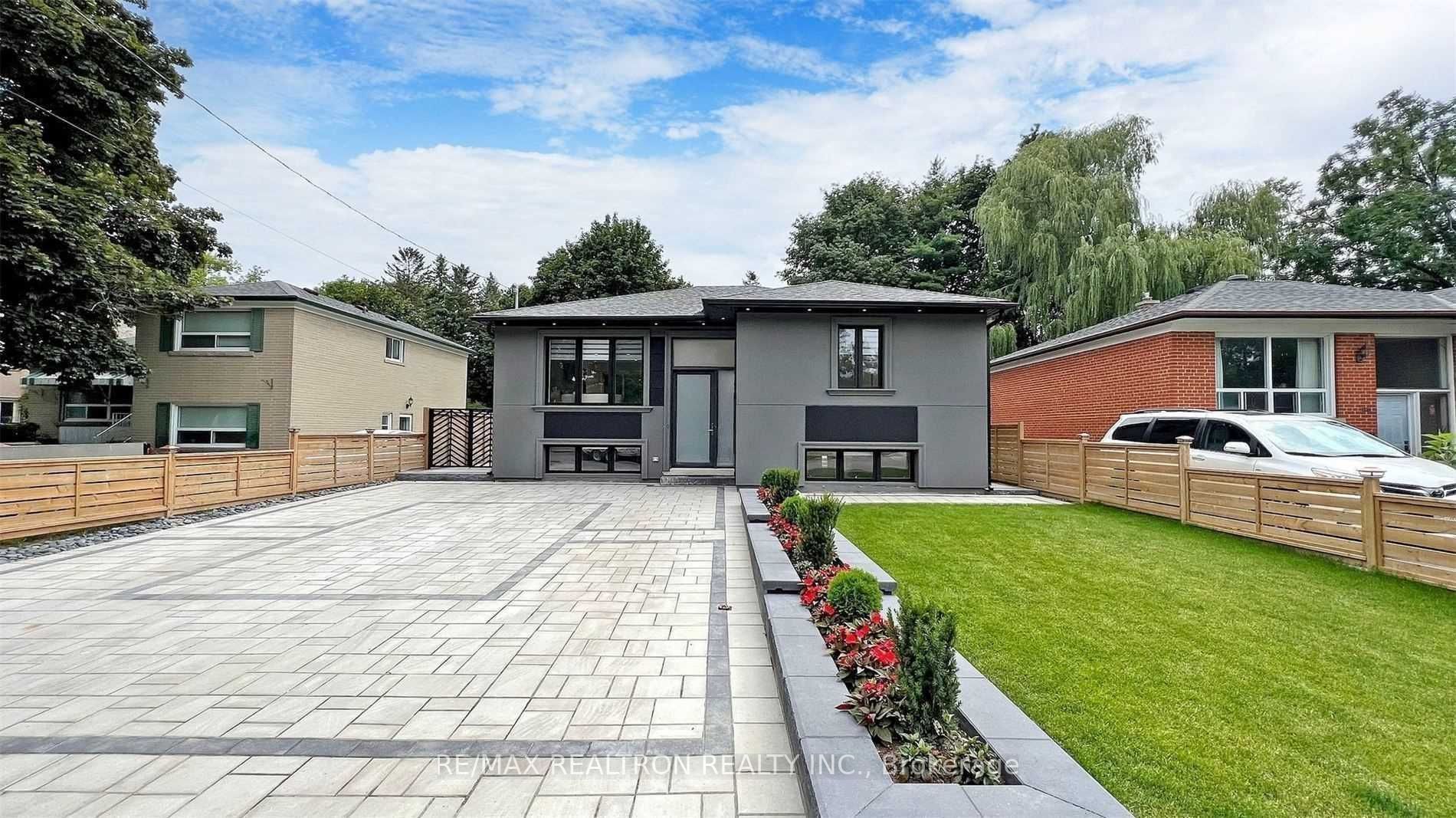 111 Evahill Crescent