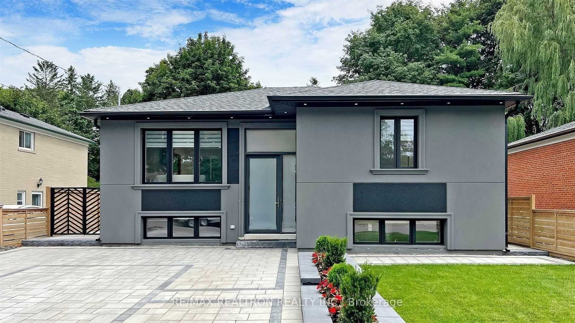 111 Evahill Crescent