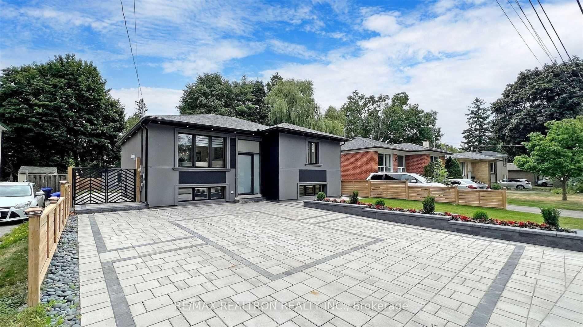 111 Evahill Crescent
