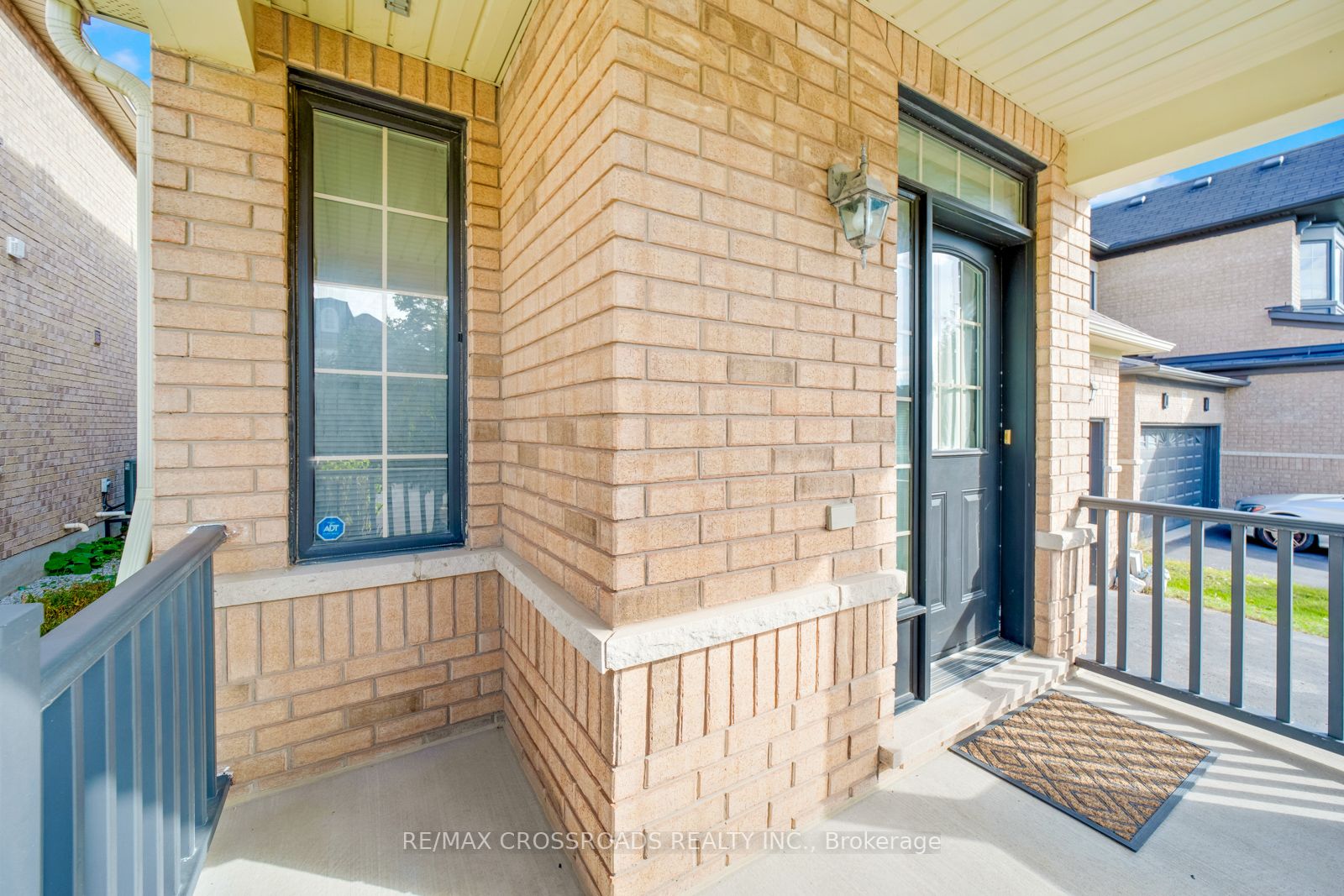 375 Mantle Ave