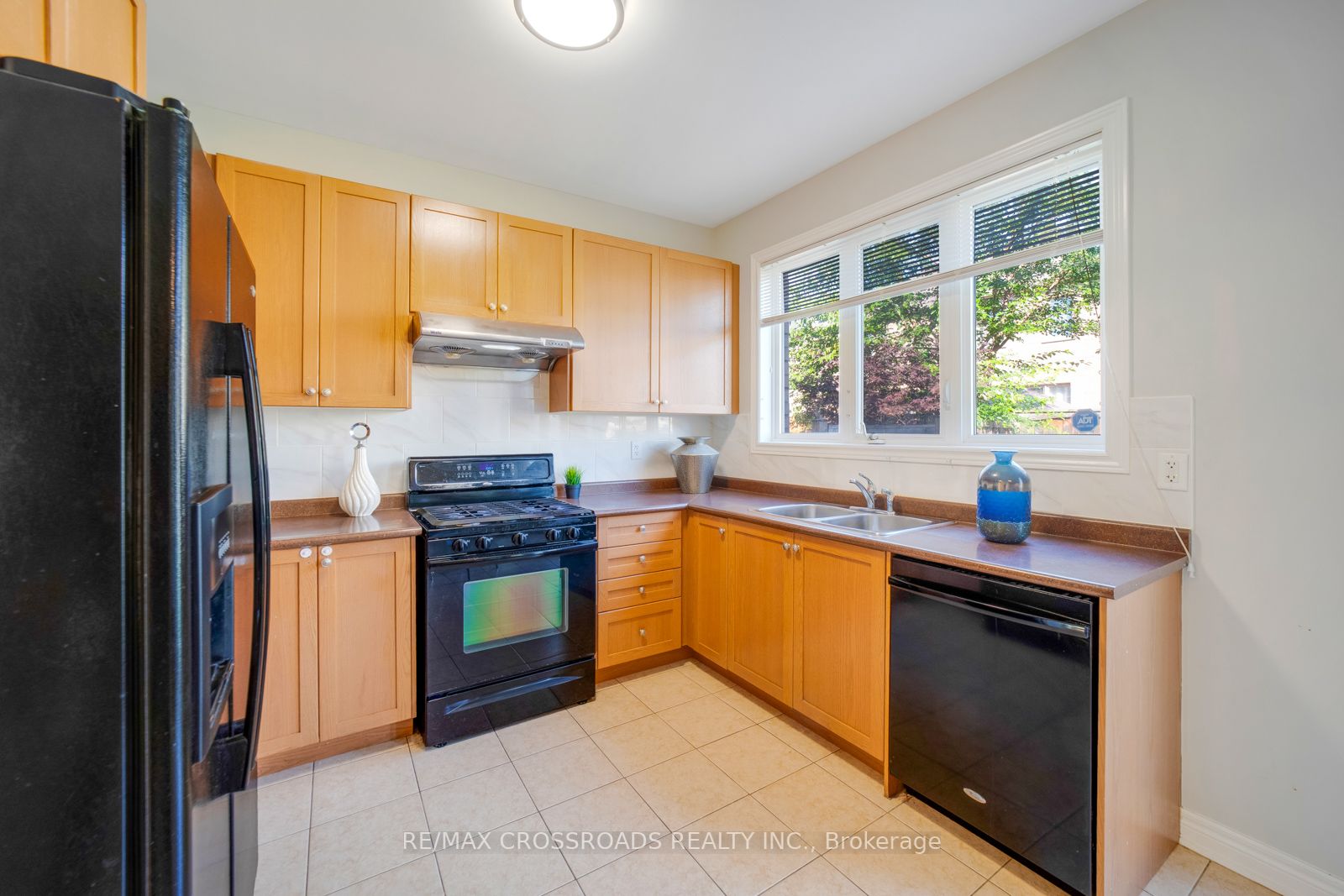 375 Mantle Ave