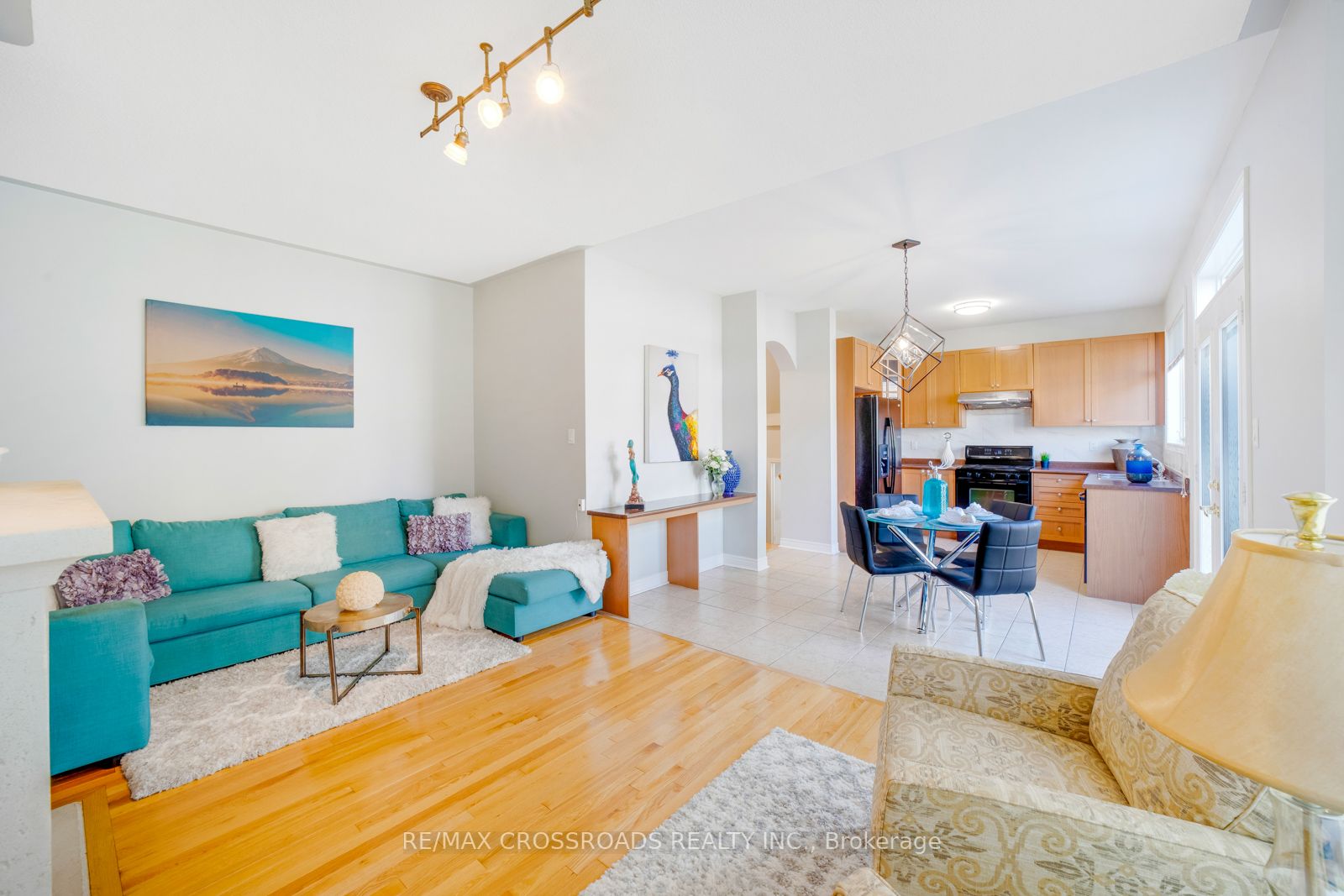 375 Mantle Ave