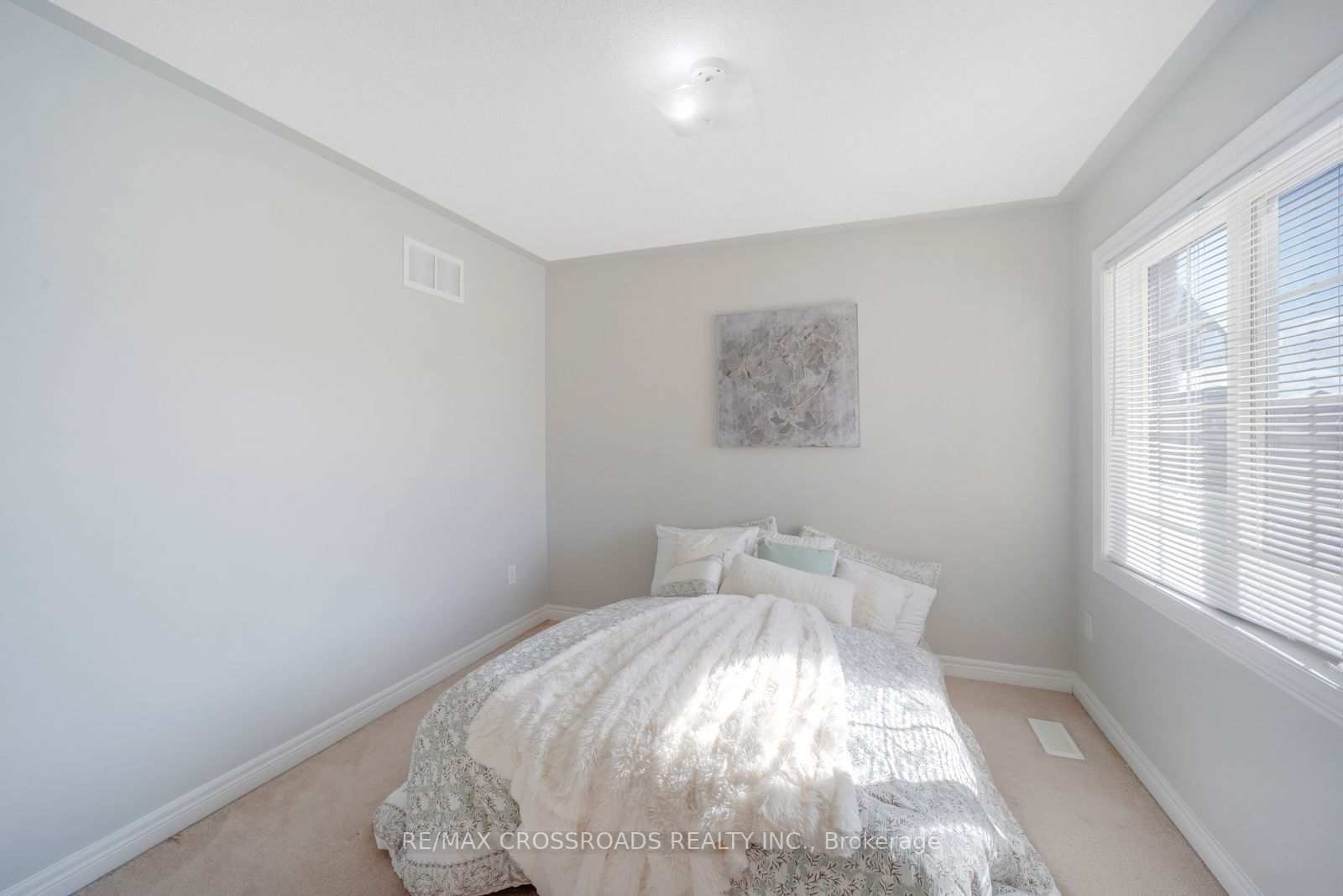 375 Mantle Ave