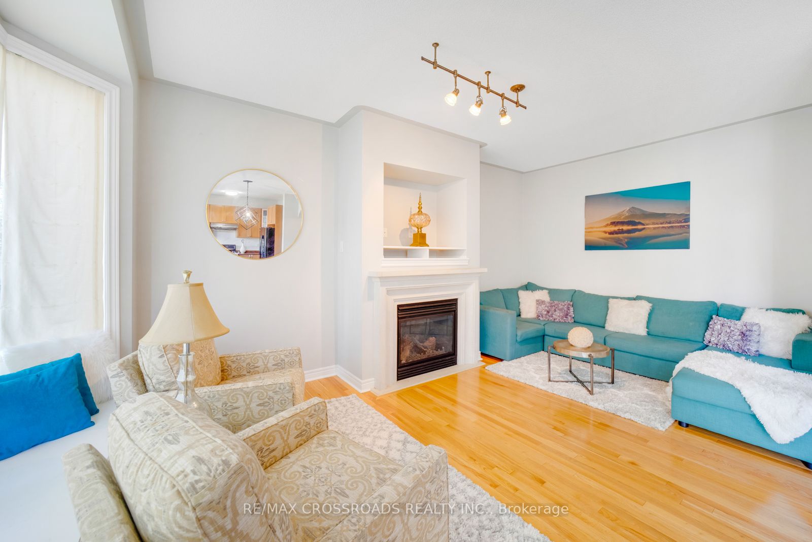 375 Mantle Ave
