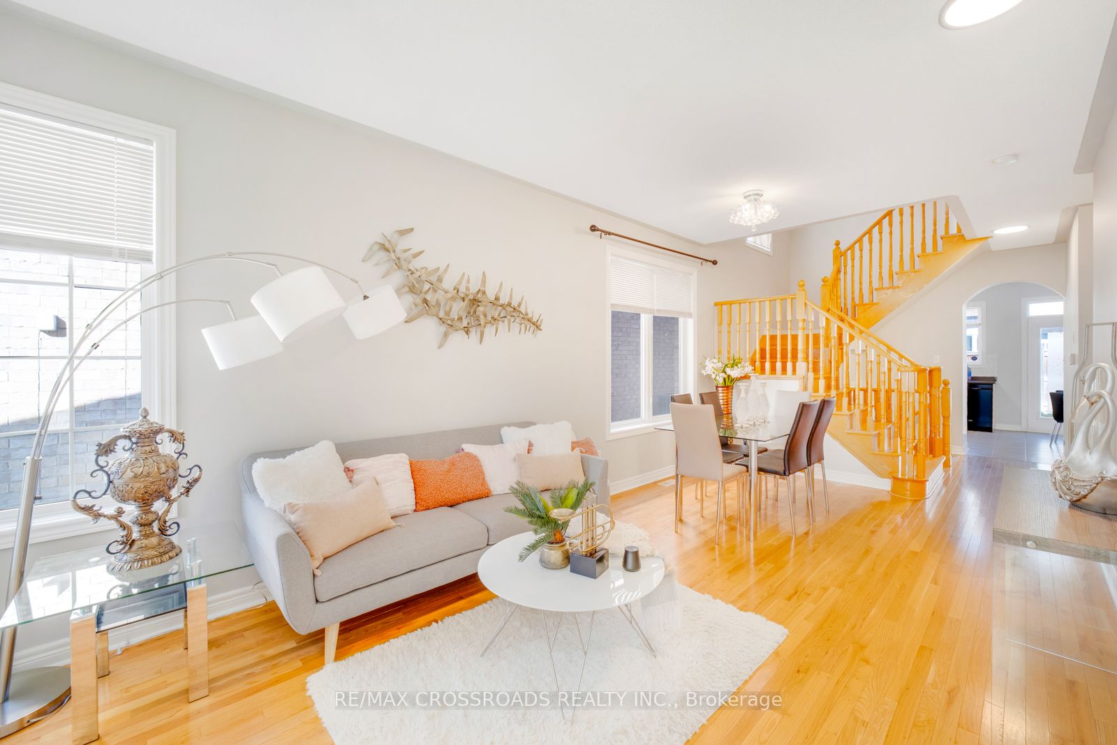 375 Mantle Ave