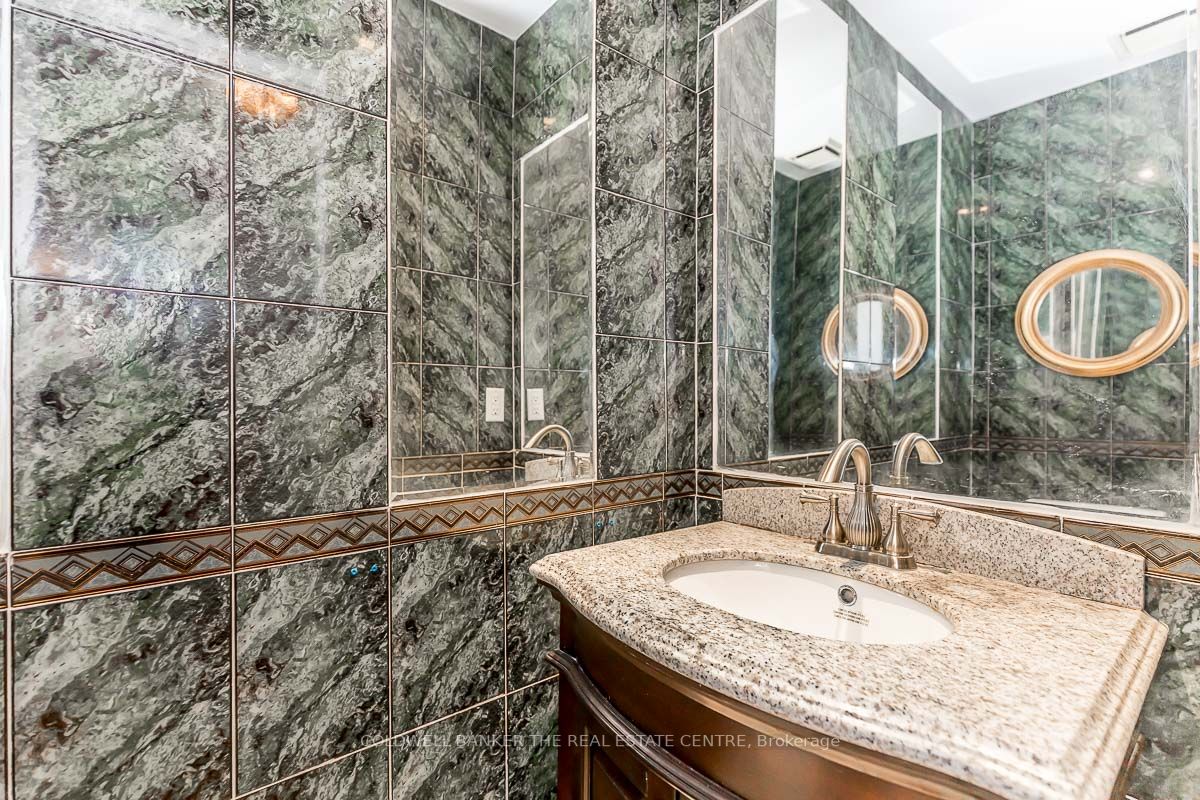 200 Kemano Rd