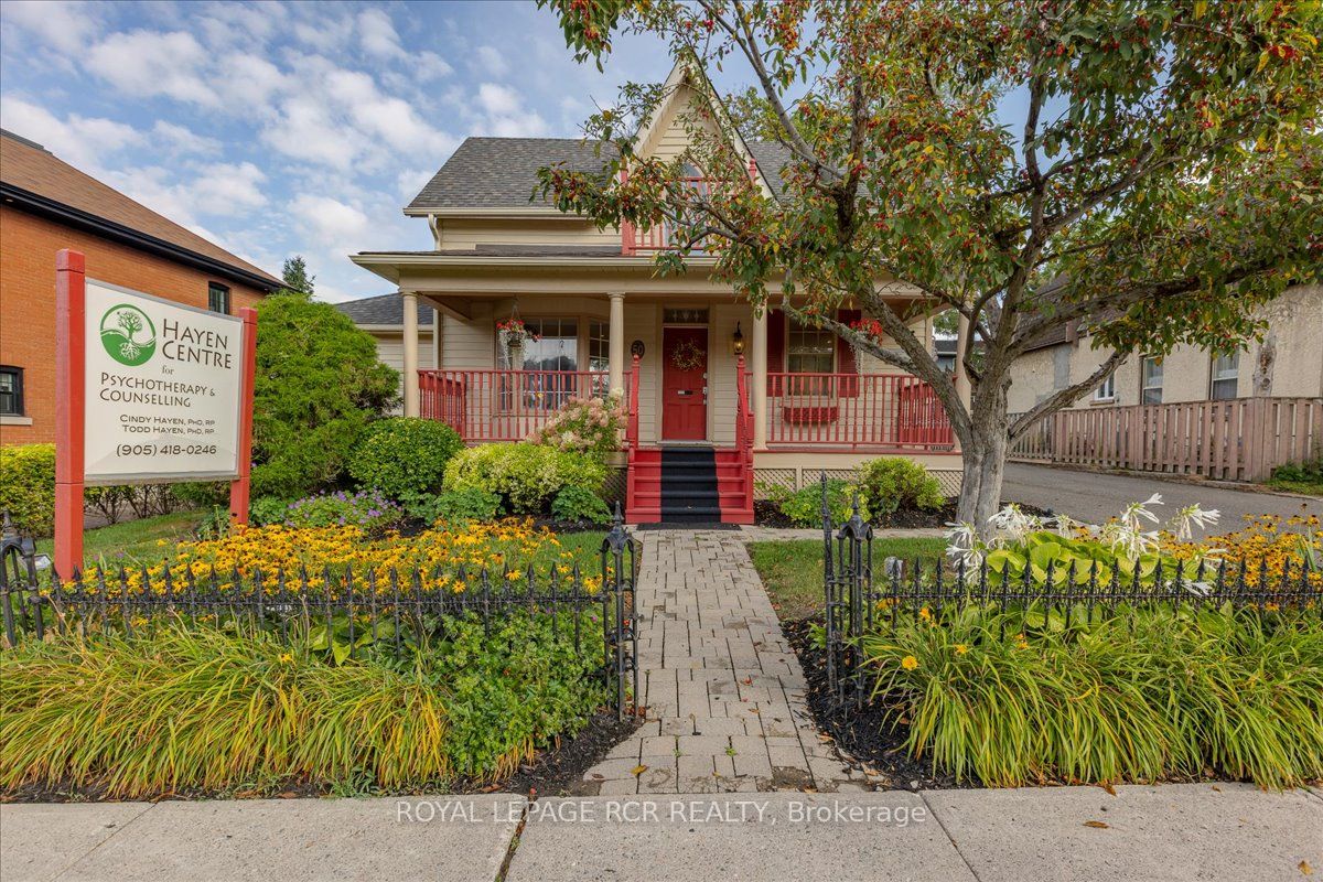 50 Wellington St E