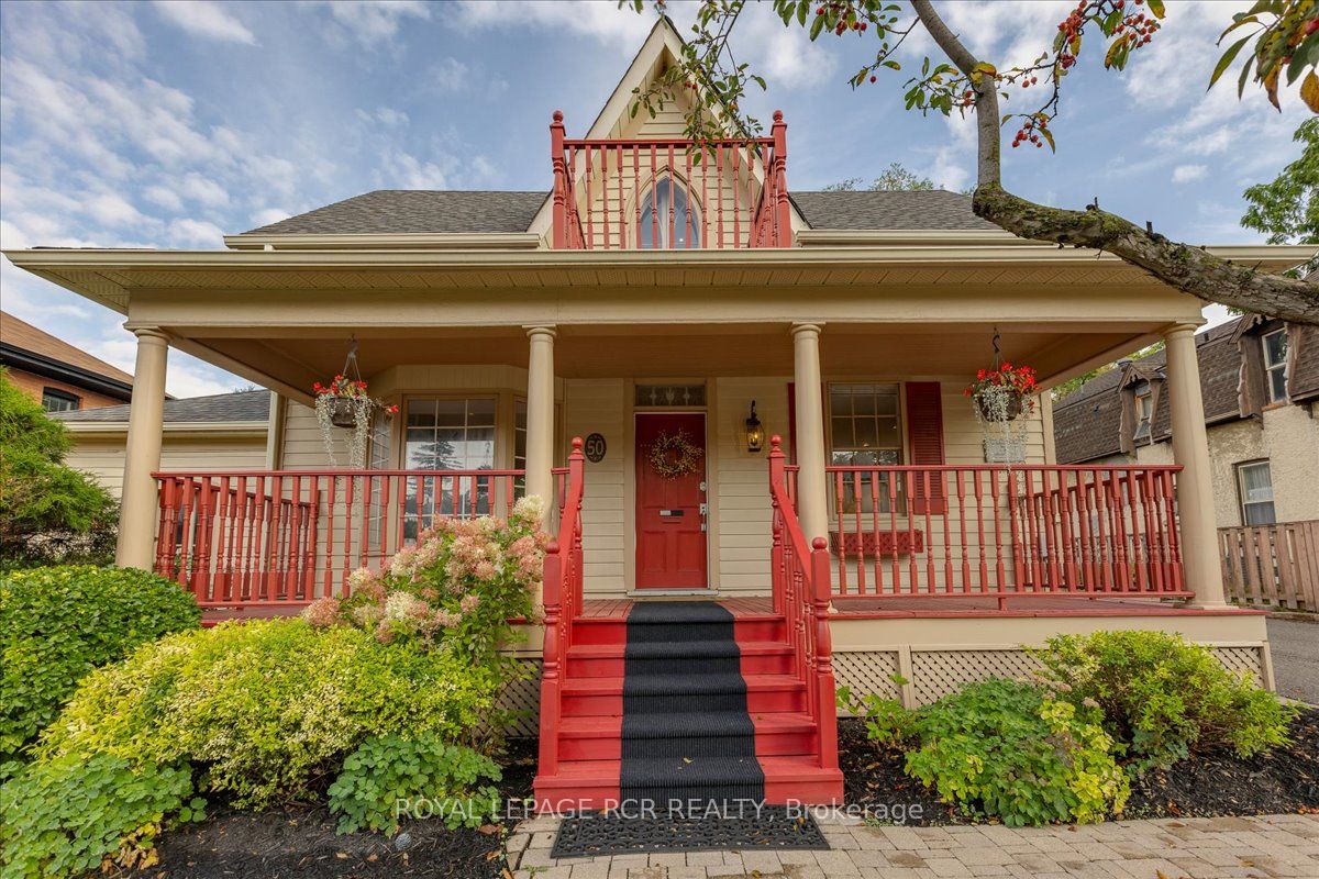 50 Wellington St E