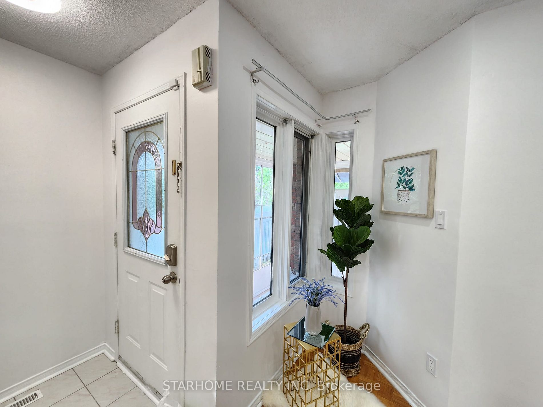 159 Clarion Cres