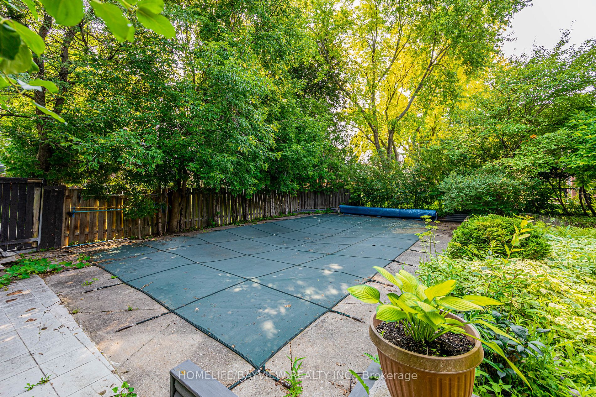 521 Cody Cres